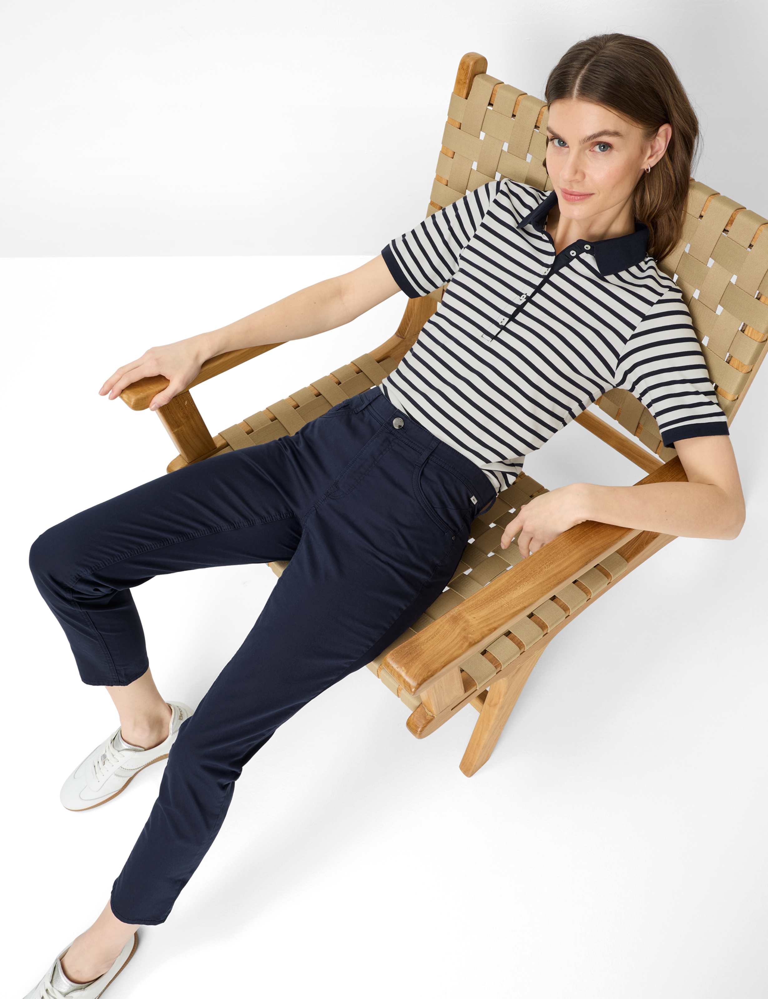 Damen Style CAROLA S Dunkelblau Feminine Fit Detail 1