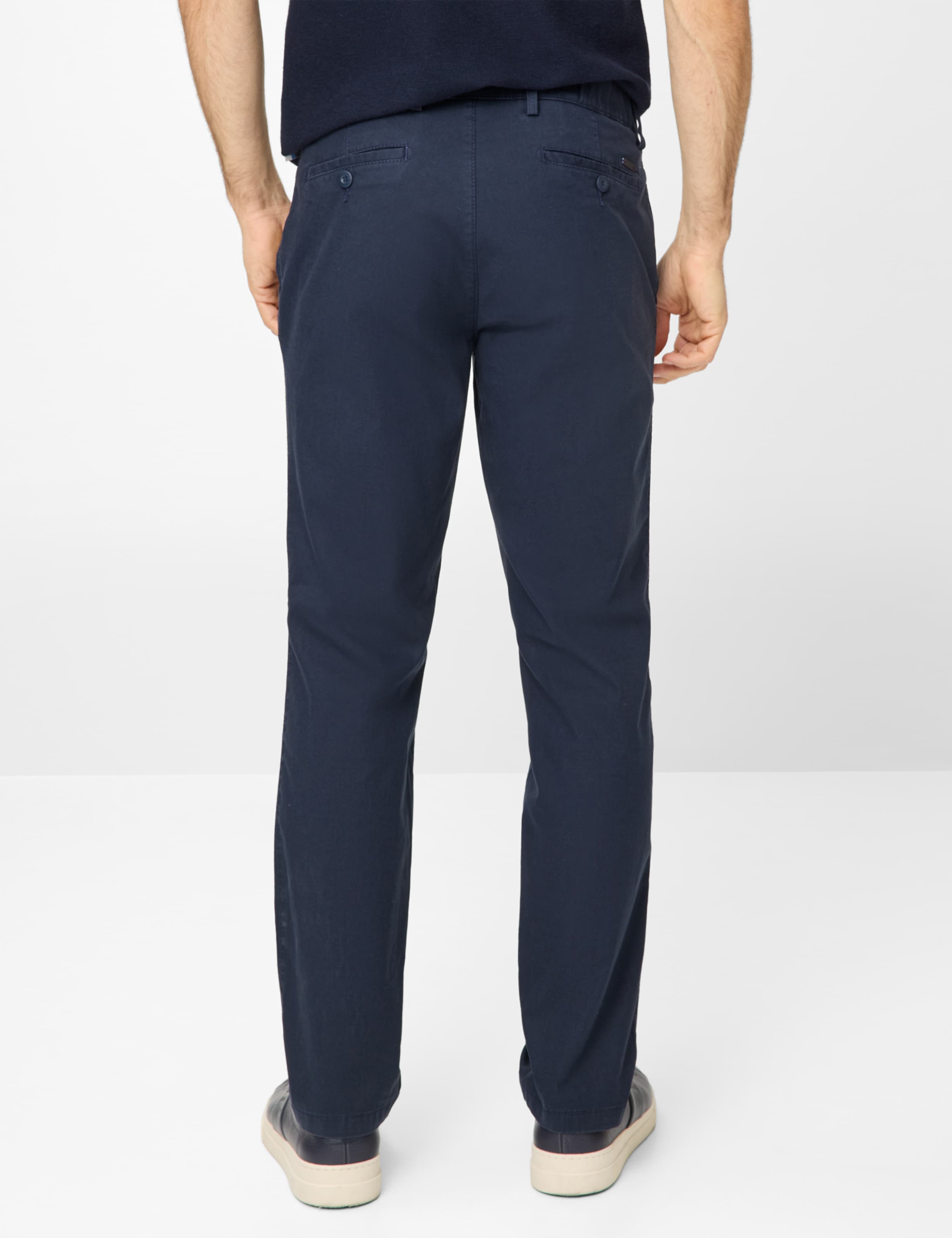 Herren Style THILO Dunkelblau Regular Fit Model Rueck