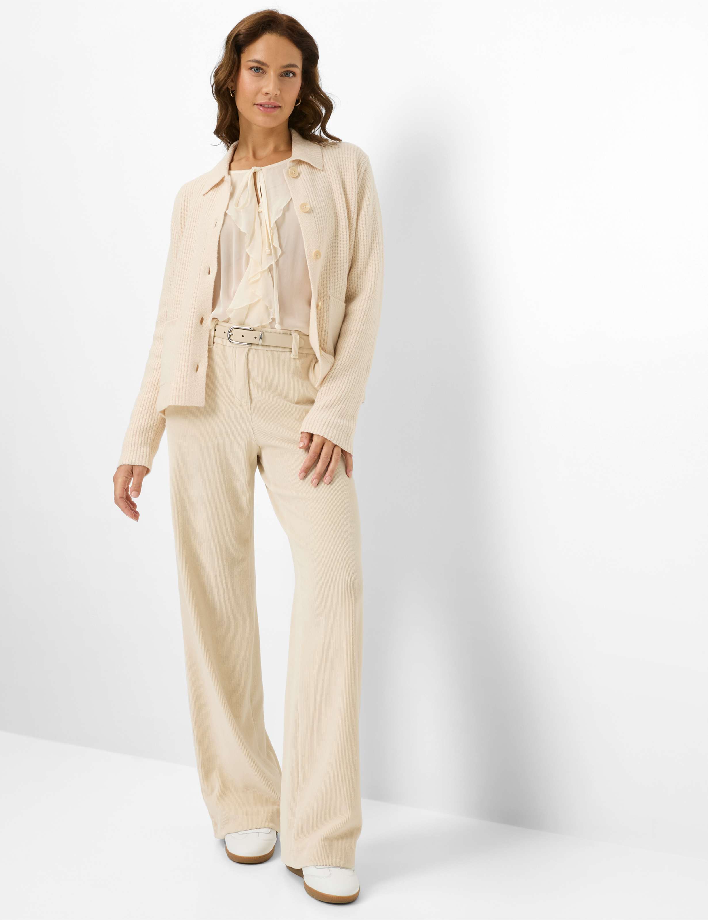 Dame Style AMI Lysbeige  Model Outfit