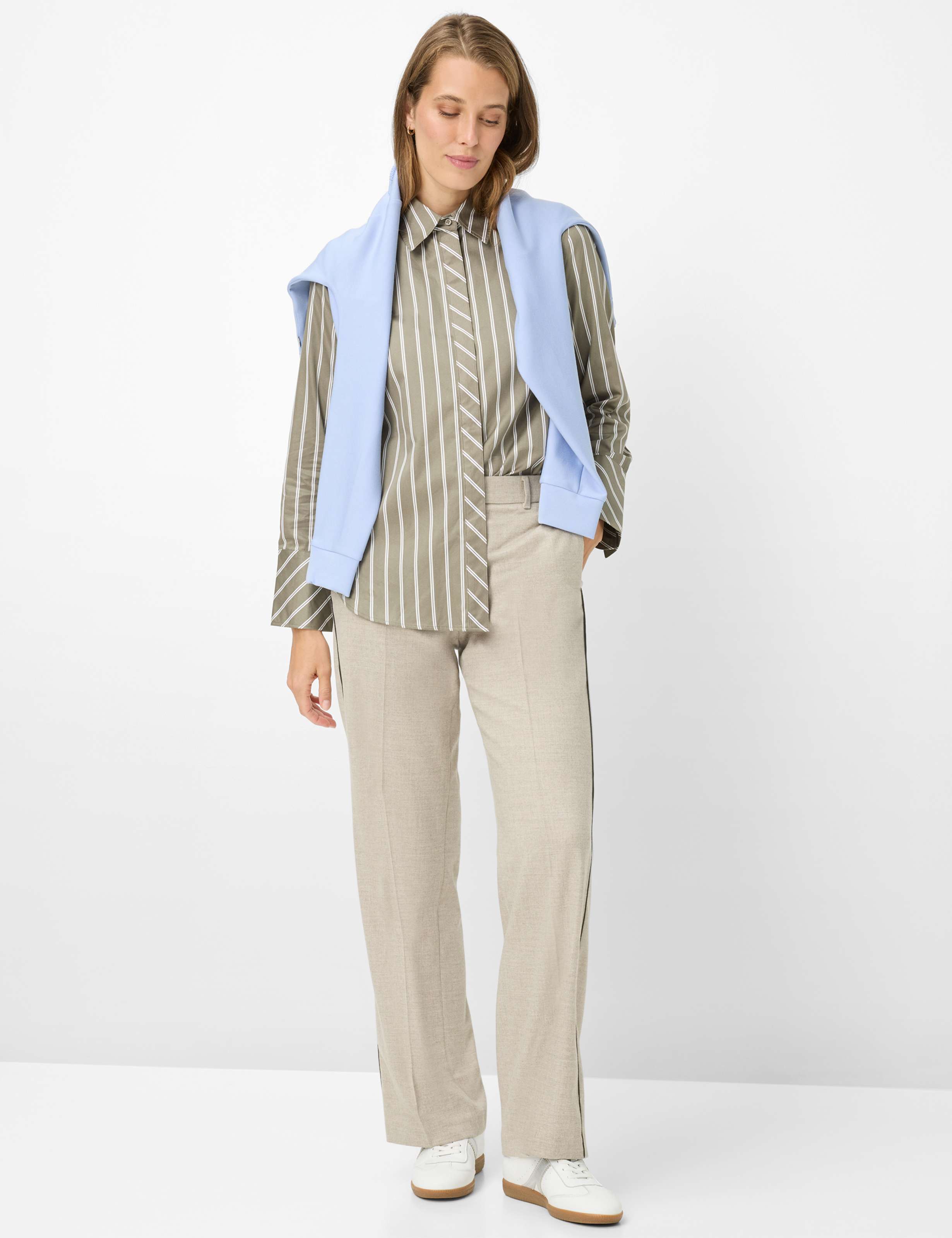 Femme Style VIKI Vert - Khaki  Tenue du mannequin