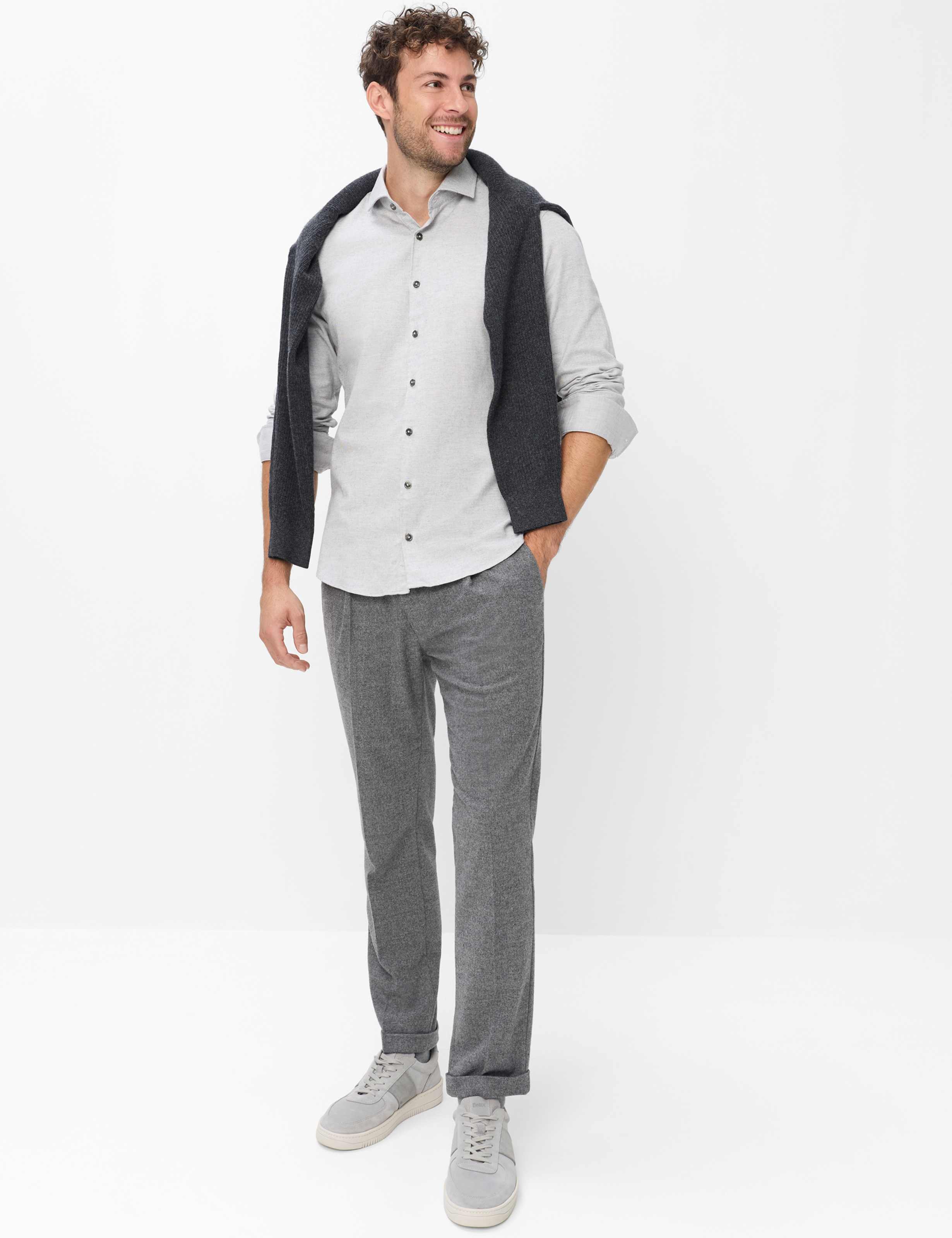 Homme Style HAROLD Gris Clair  Tenue du mannequin