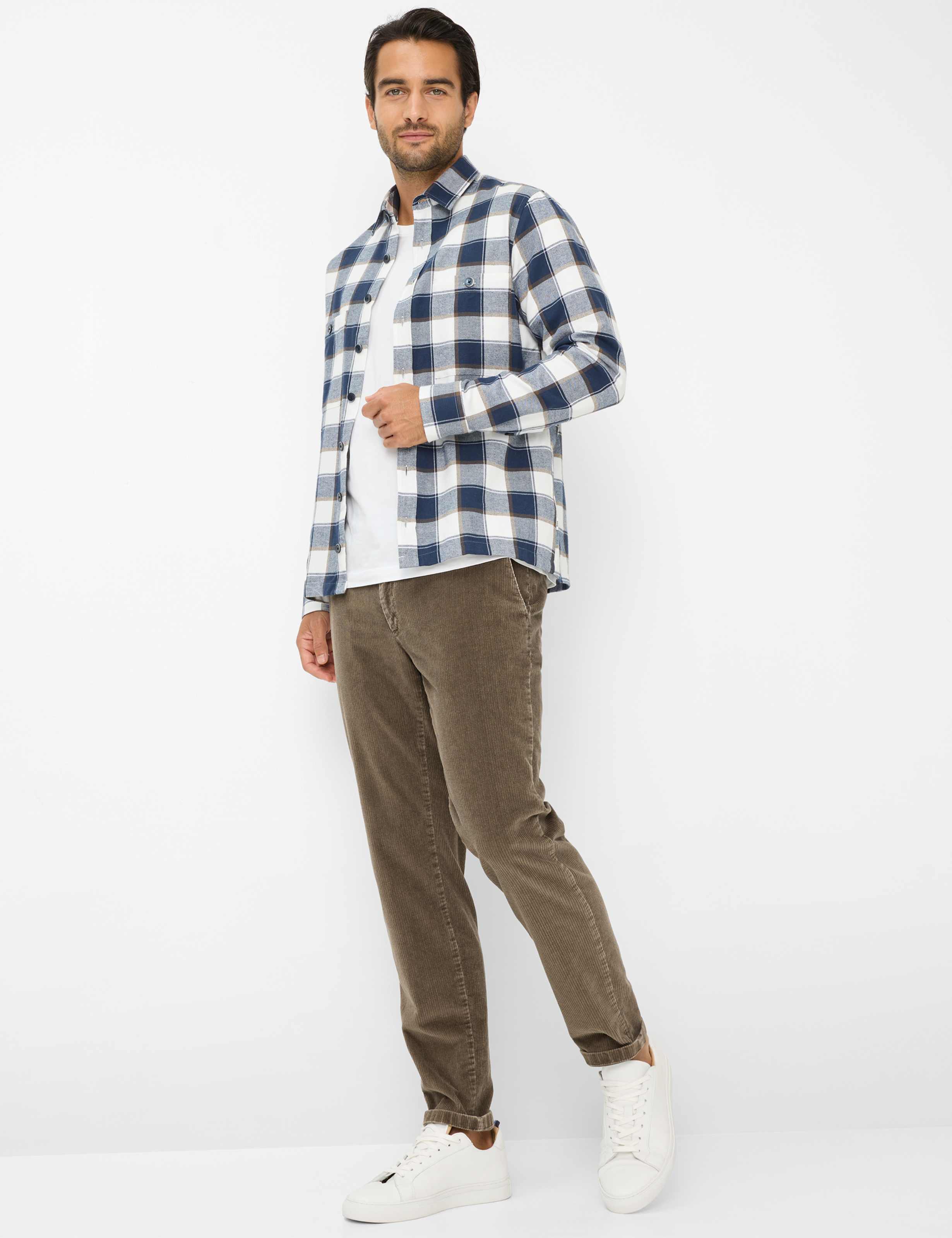 Herren Style KAY Dunkelblau  Model Outfit