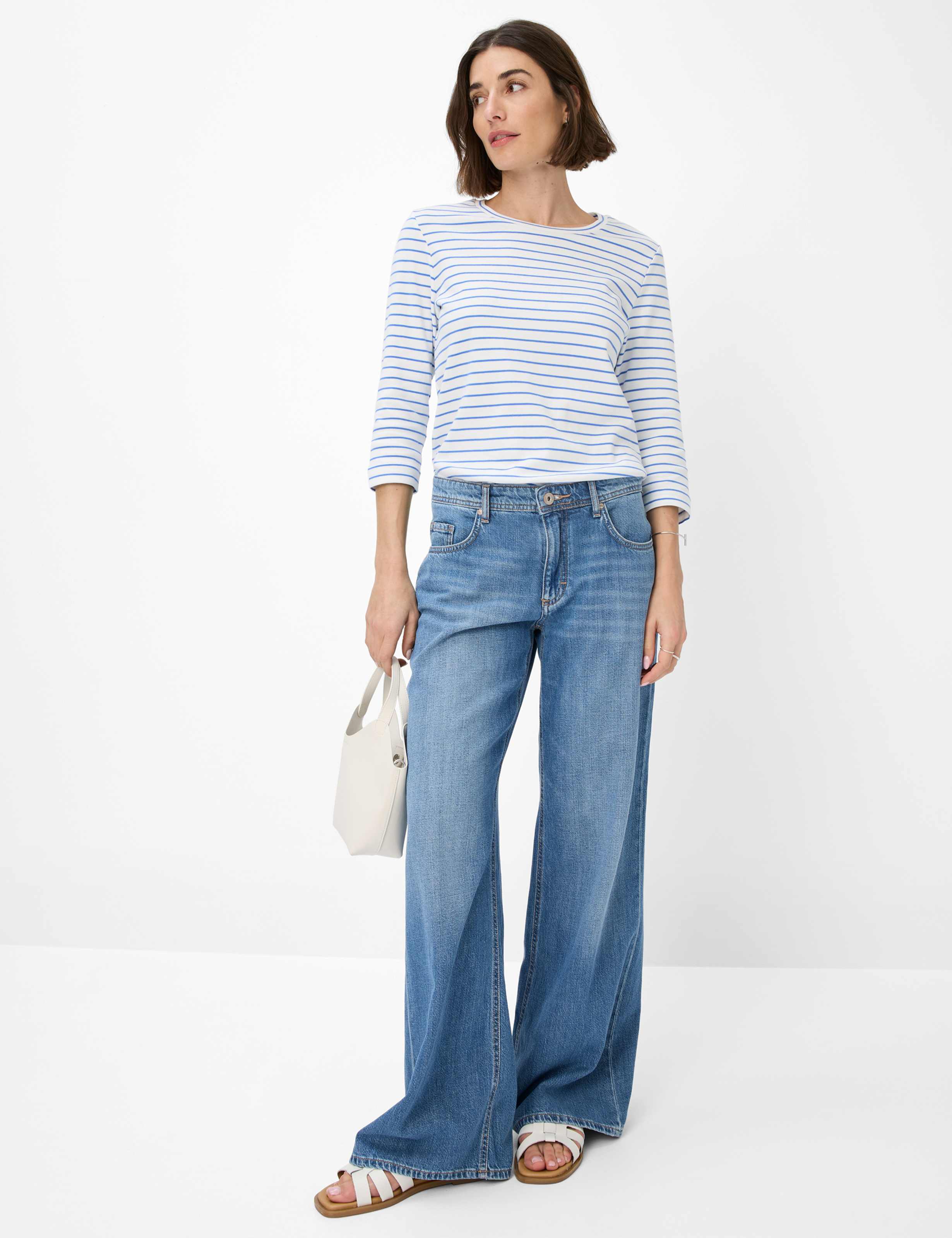 Women Style CIRA Blue  Model Outfit