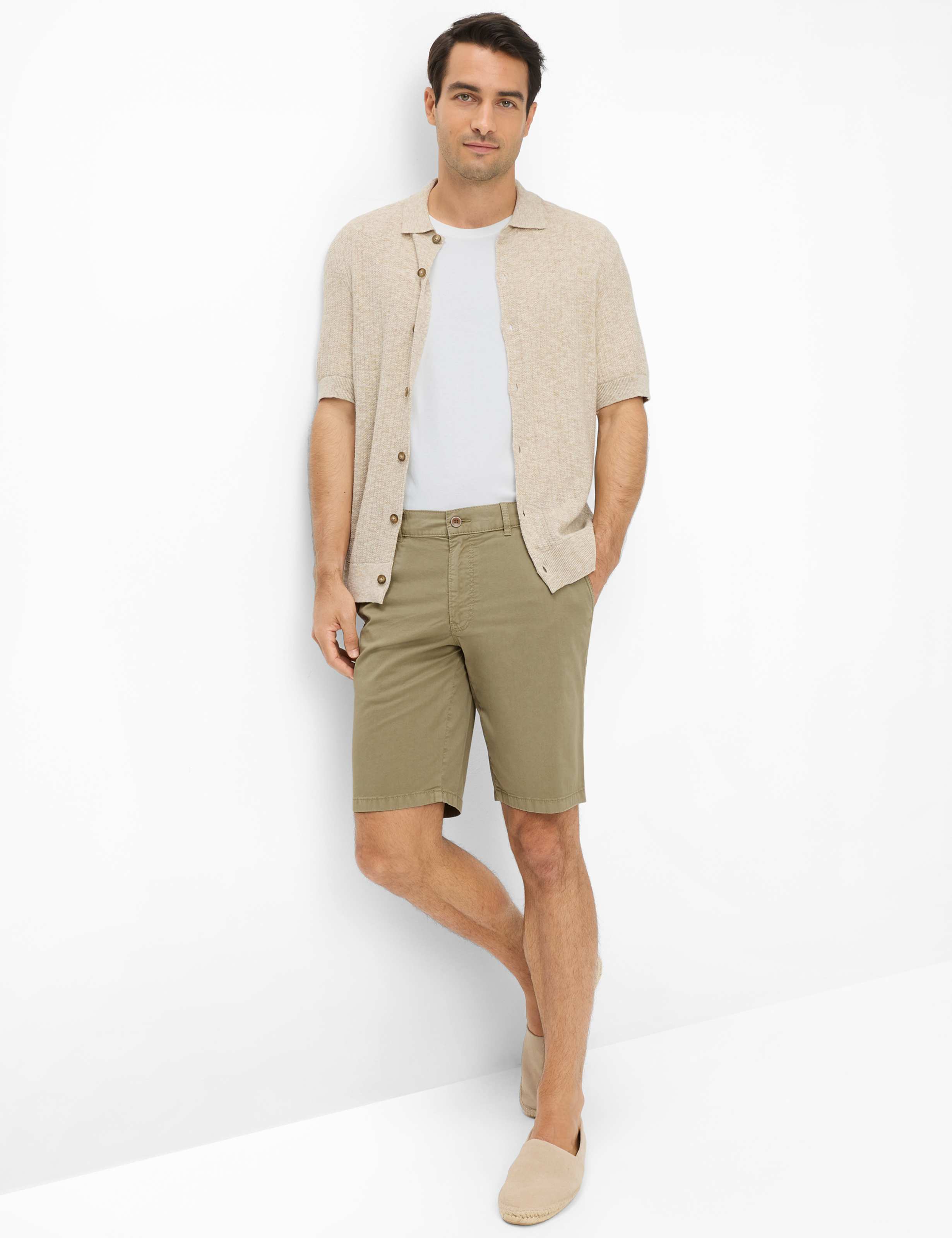 Herren Style BARI Grün - Khaki Regular Fit Model Outfit