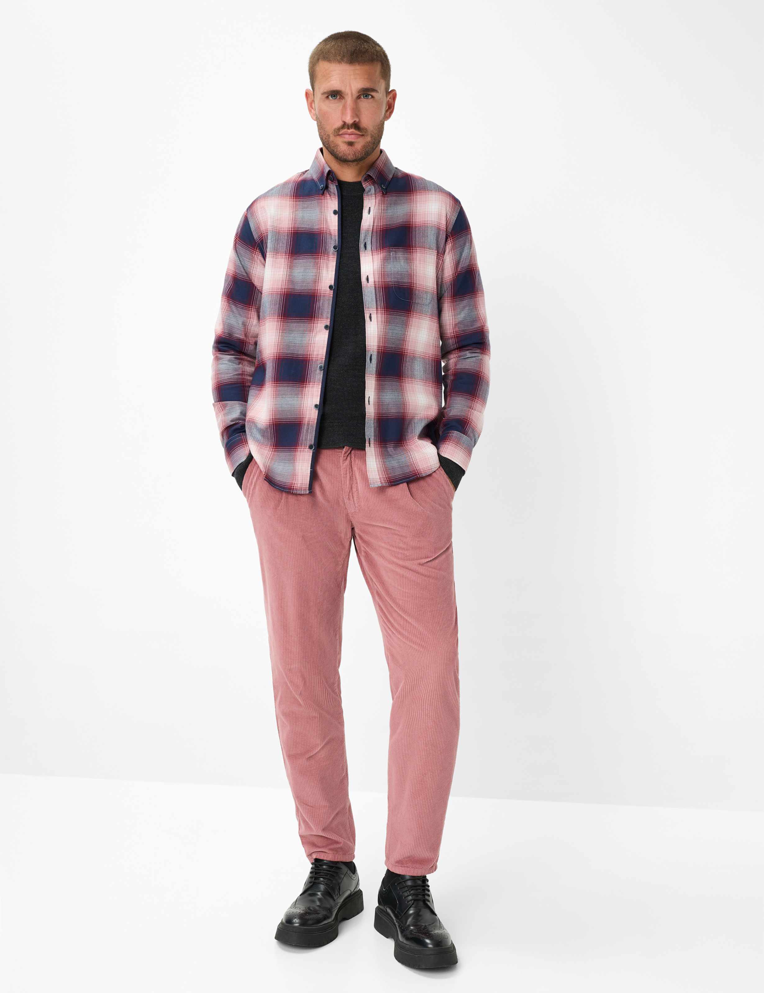 Herren Style ROY Dunkelgrau  Model Outfit