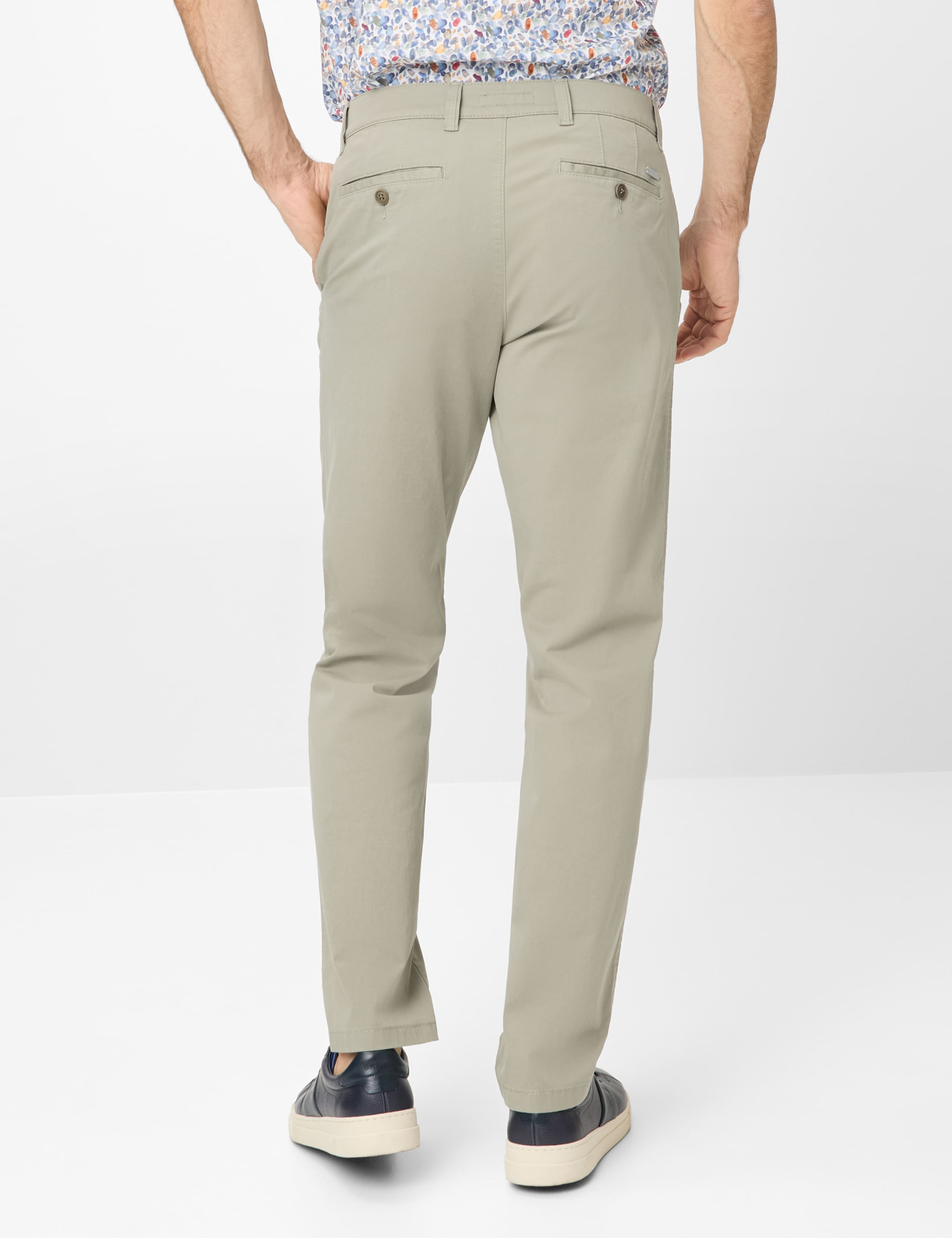 Herren Style JIM Grün Regular Fit Model Rueck