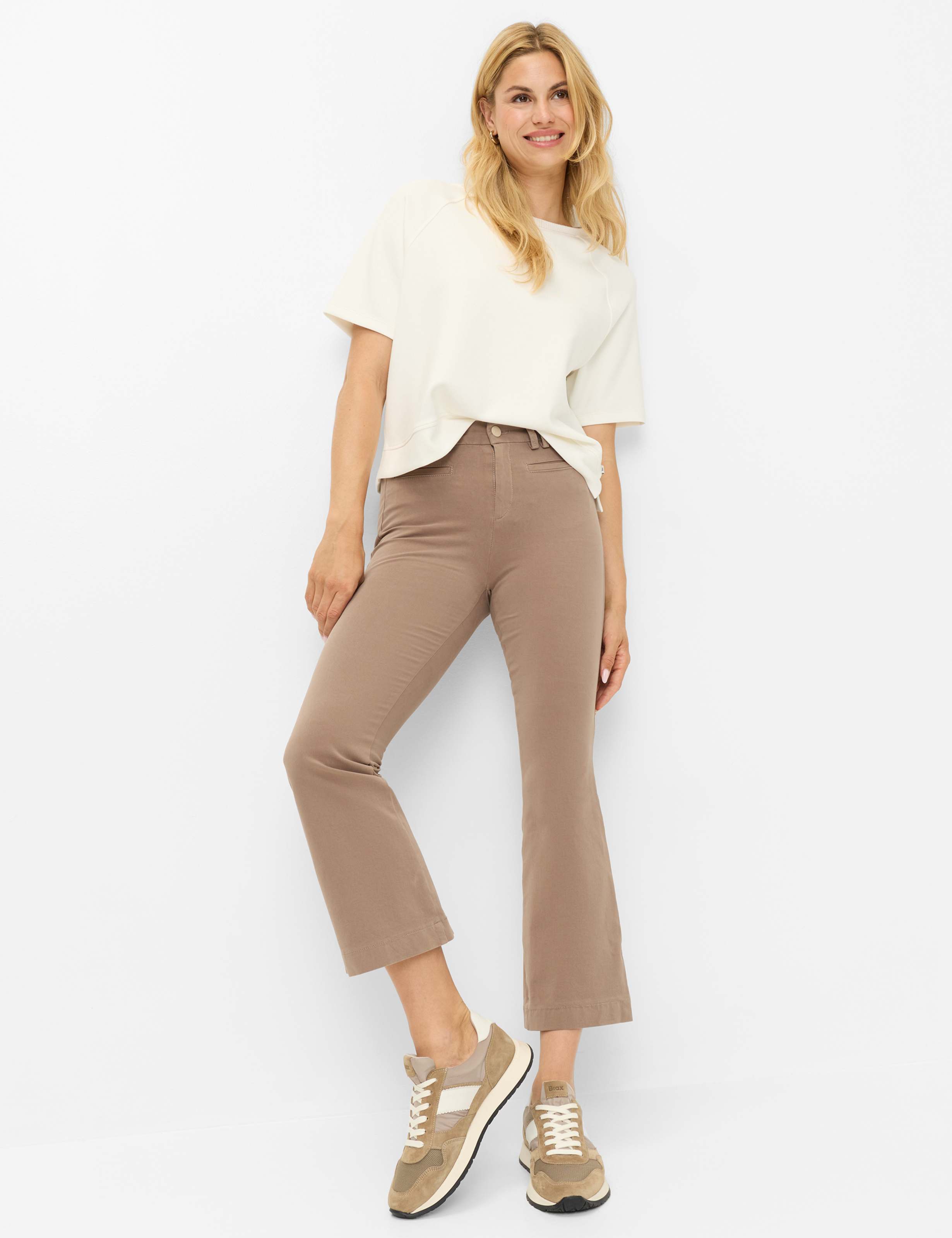 Dames Style SHAKIRA S Lichtbruin Slim Fit Model outfit