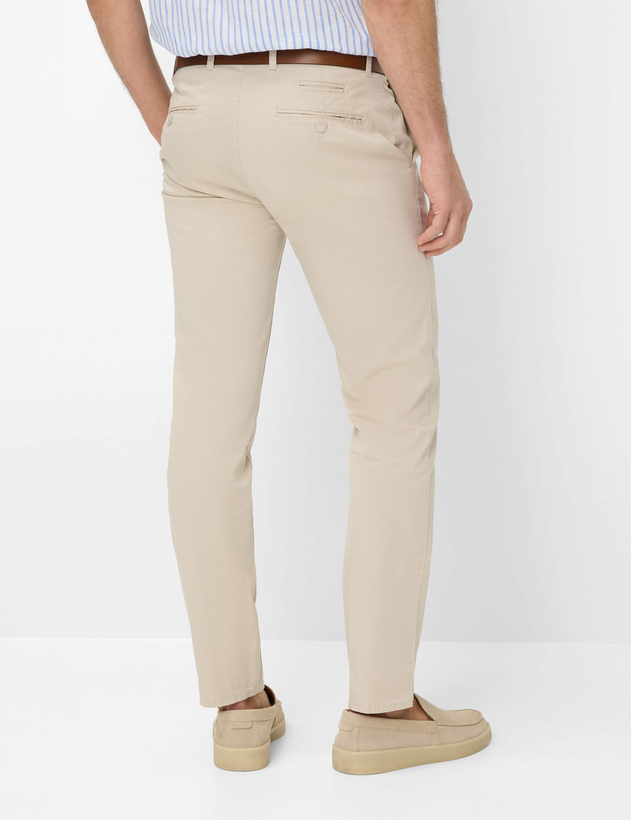 Herren Style FABIO Hellbeige Modern Fit Model Rueck