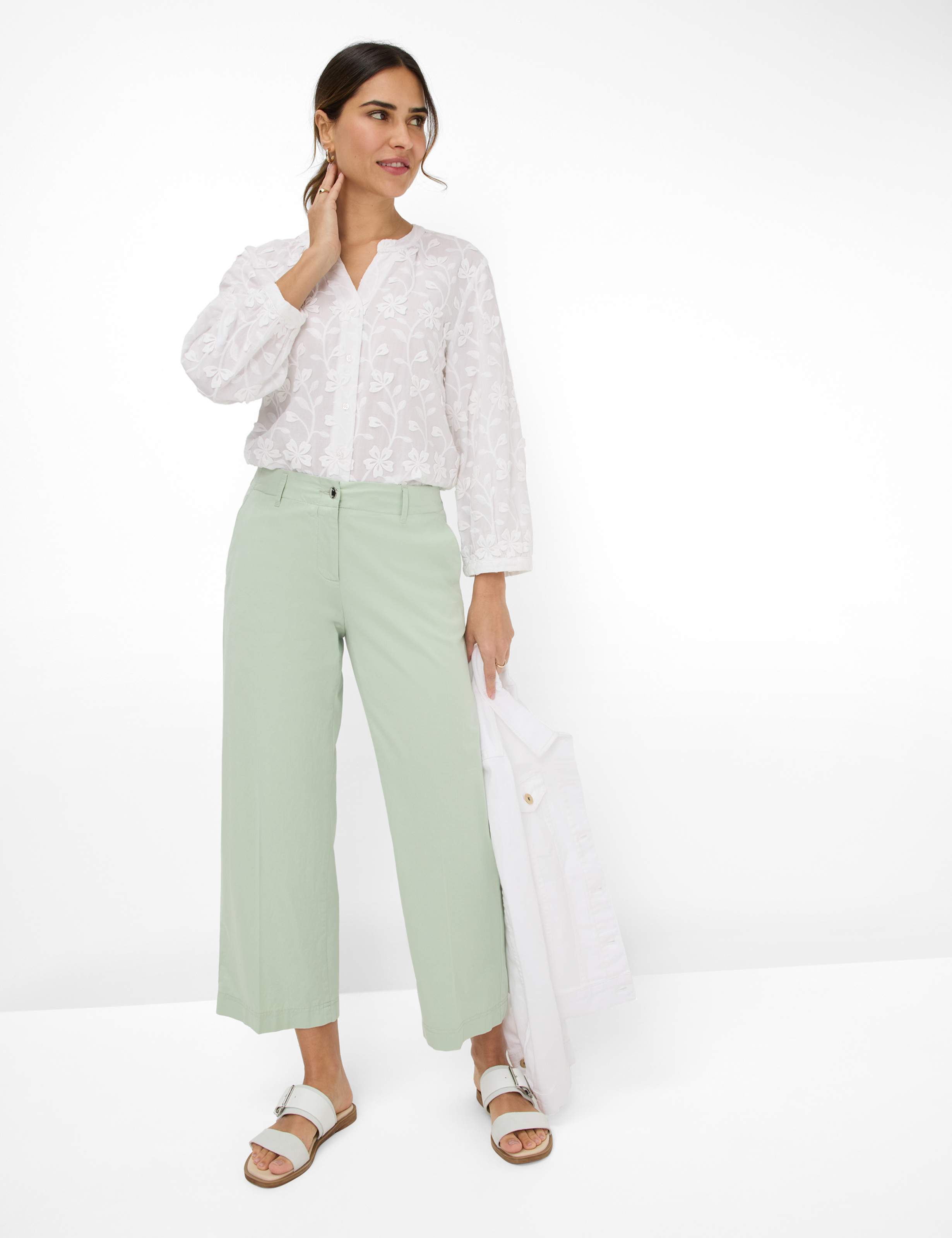 Damen Style MAINE S Hellgrün Wide Leg Model Outfit