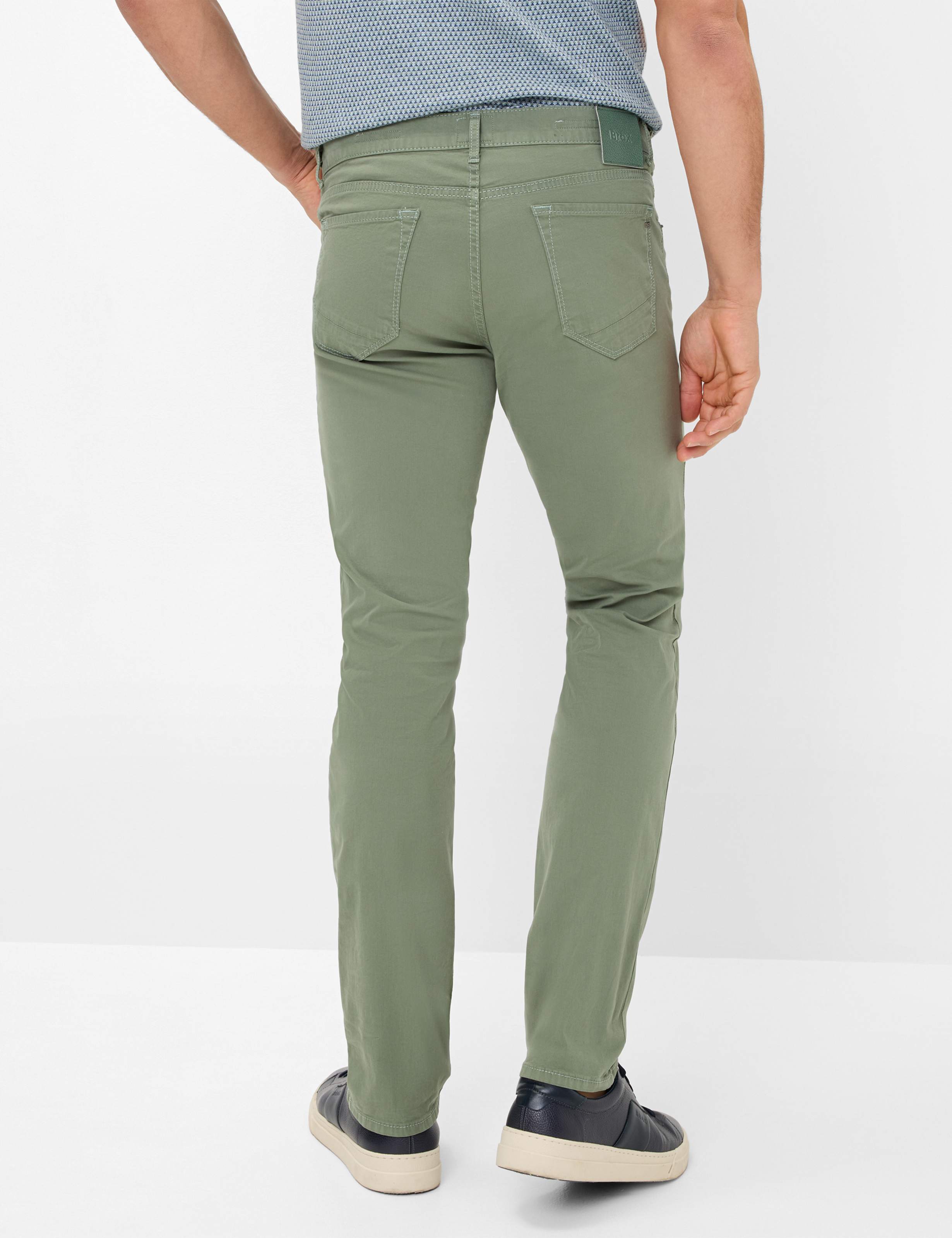 Heren Style CHUCK Groen Modern Fit Model achterkant