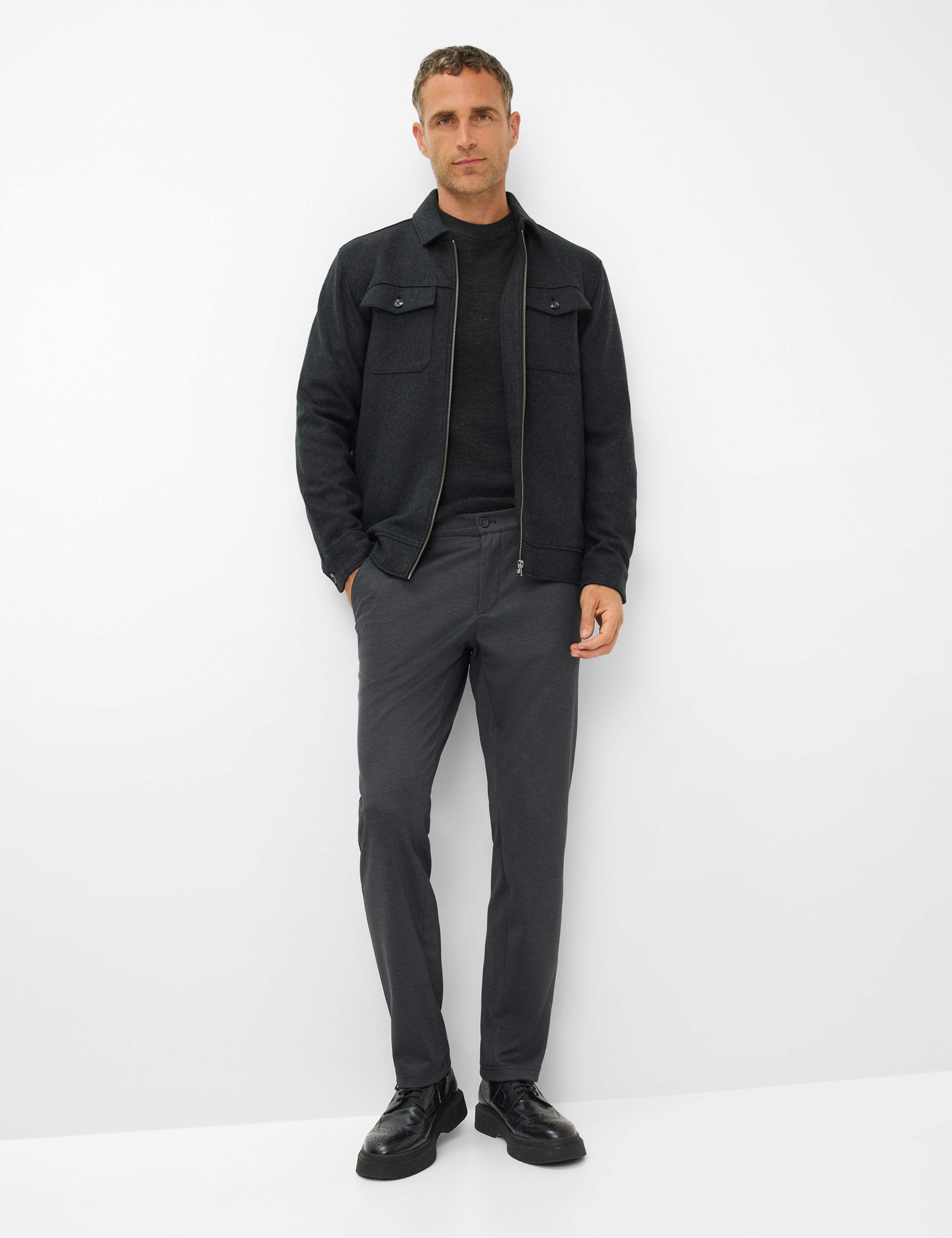 Herren Style THILO Dunkelgrau - Anthrazit Regular Fit Model Outfit