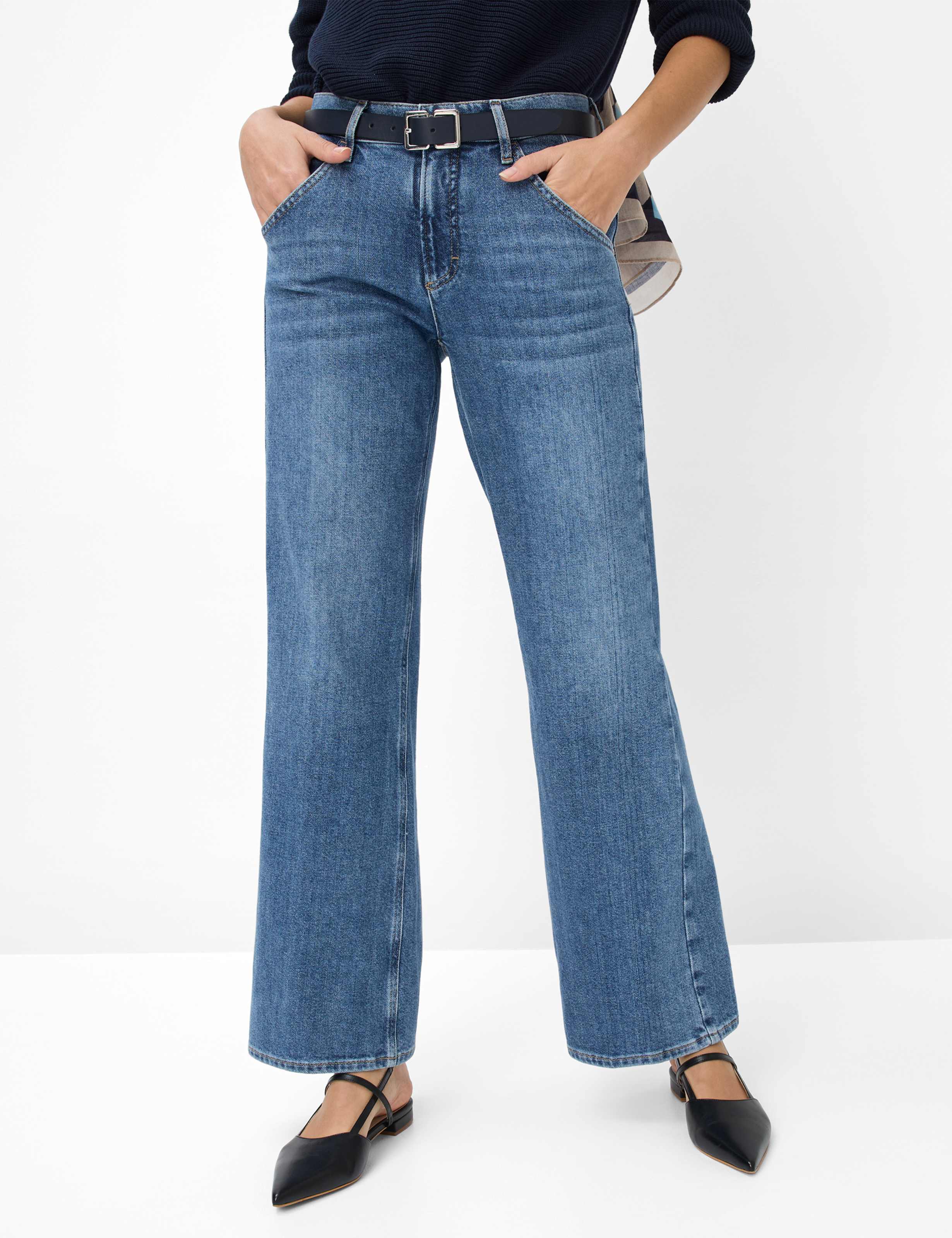 Damen Style MAINE Denim Blau Wide Leg Model Front