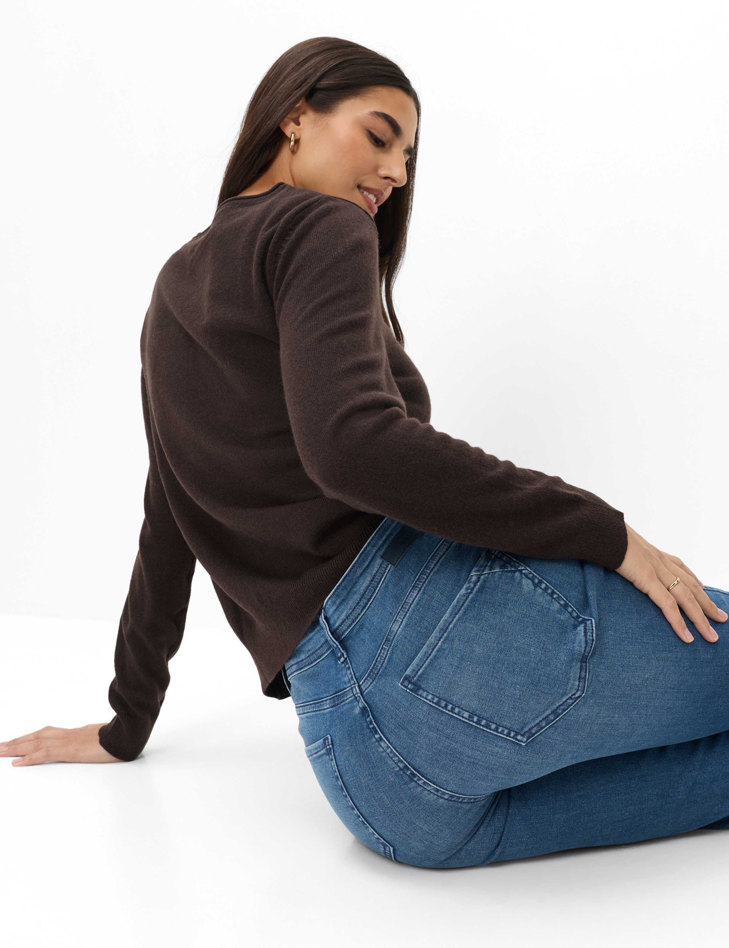 Femme Style CAROLA Denim Bleu Feminine Fit Détail 1