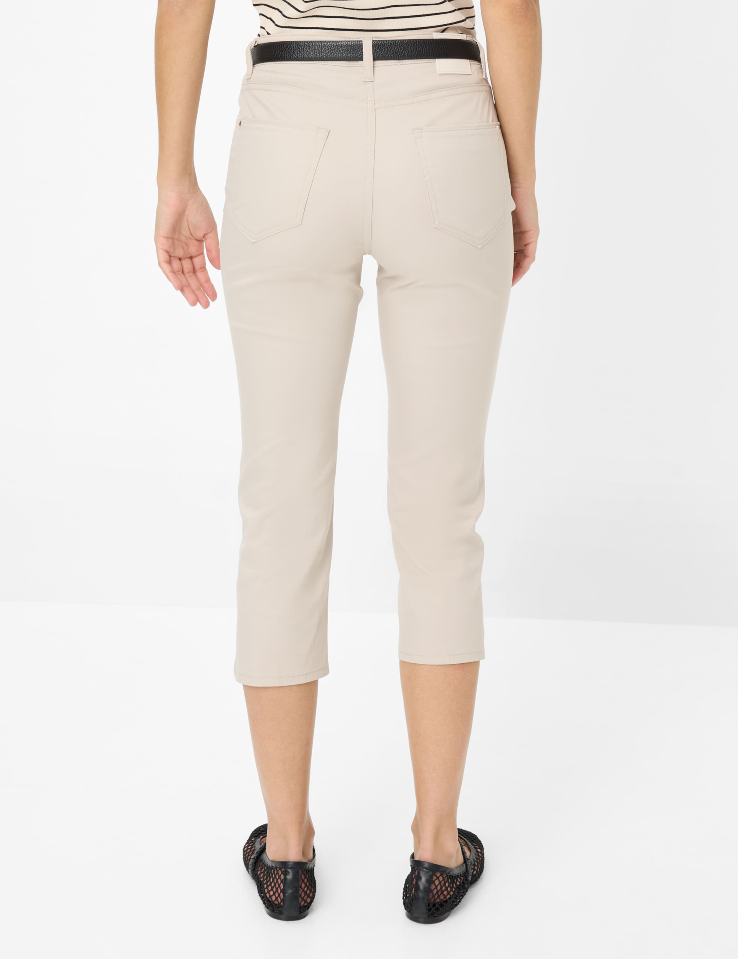 Damen Style MARY C Hellbeige Regular Fit Model Rueck