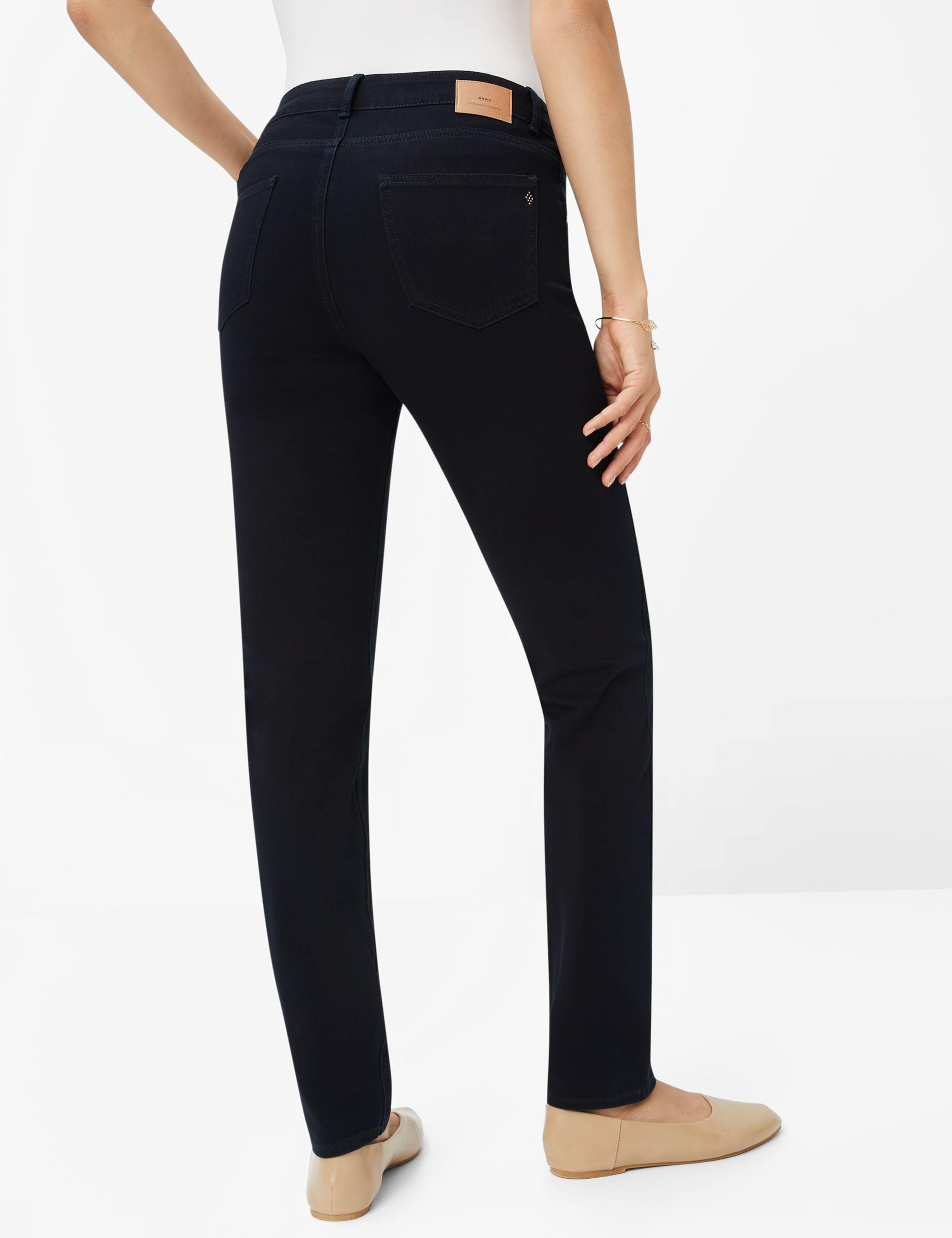 Damen Style SHAKIRA Denim Dunkelblau Slim Fit Model Rueck