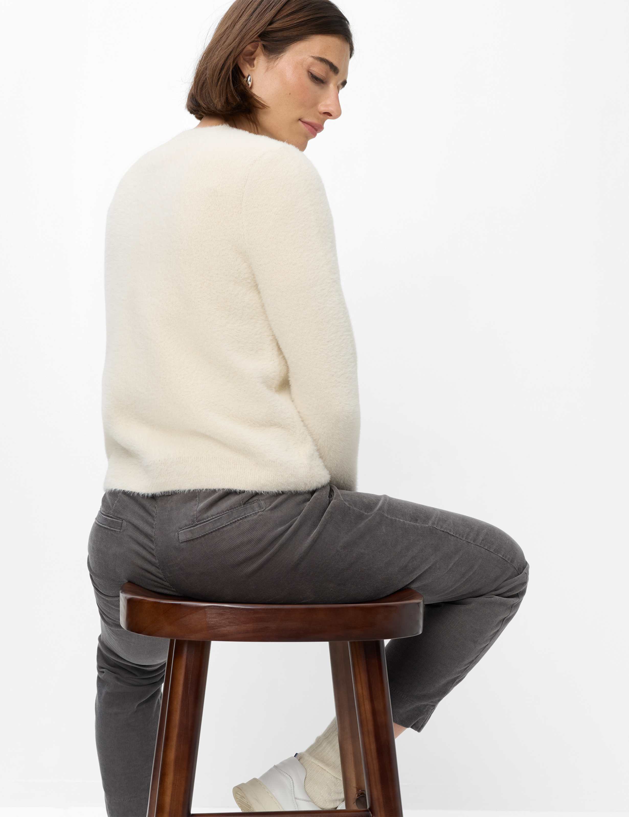 Femme Style MARA S Gris Foncé Regular Fit Détail 1