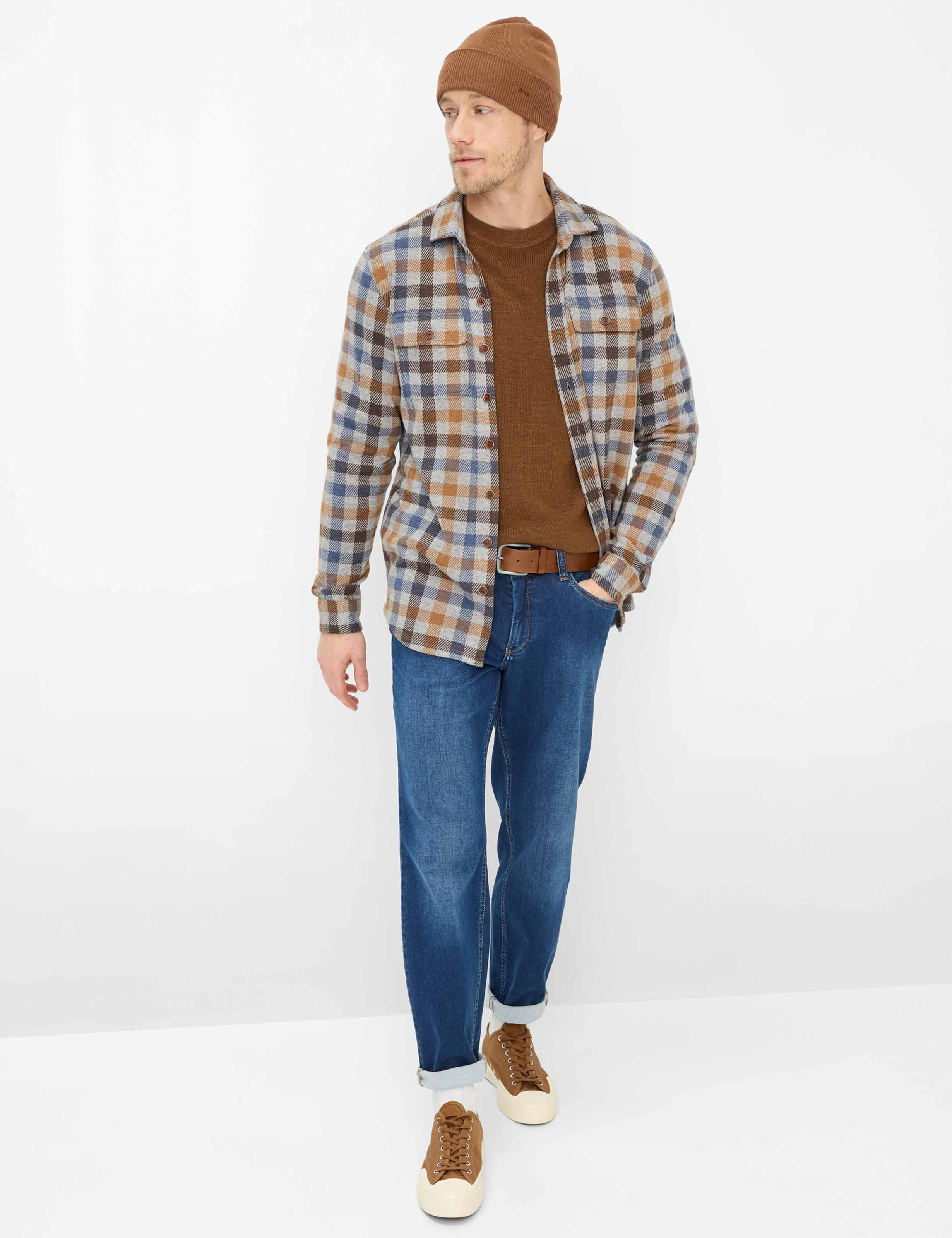 Men Style LASSE Denim Dark Blue Modern Fit Model Outfit