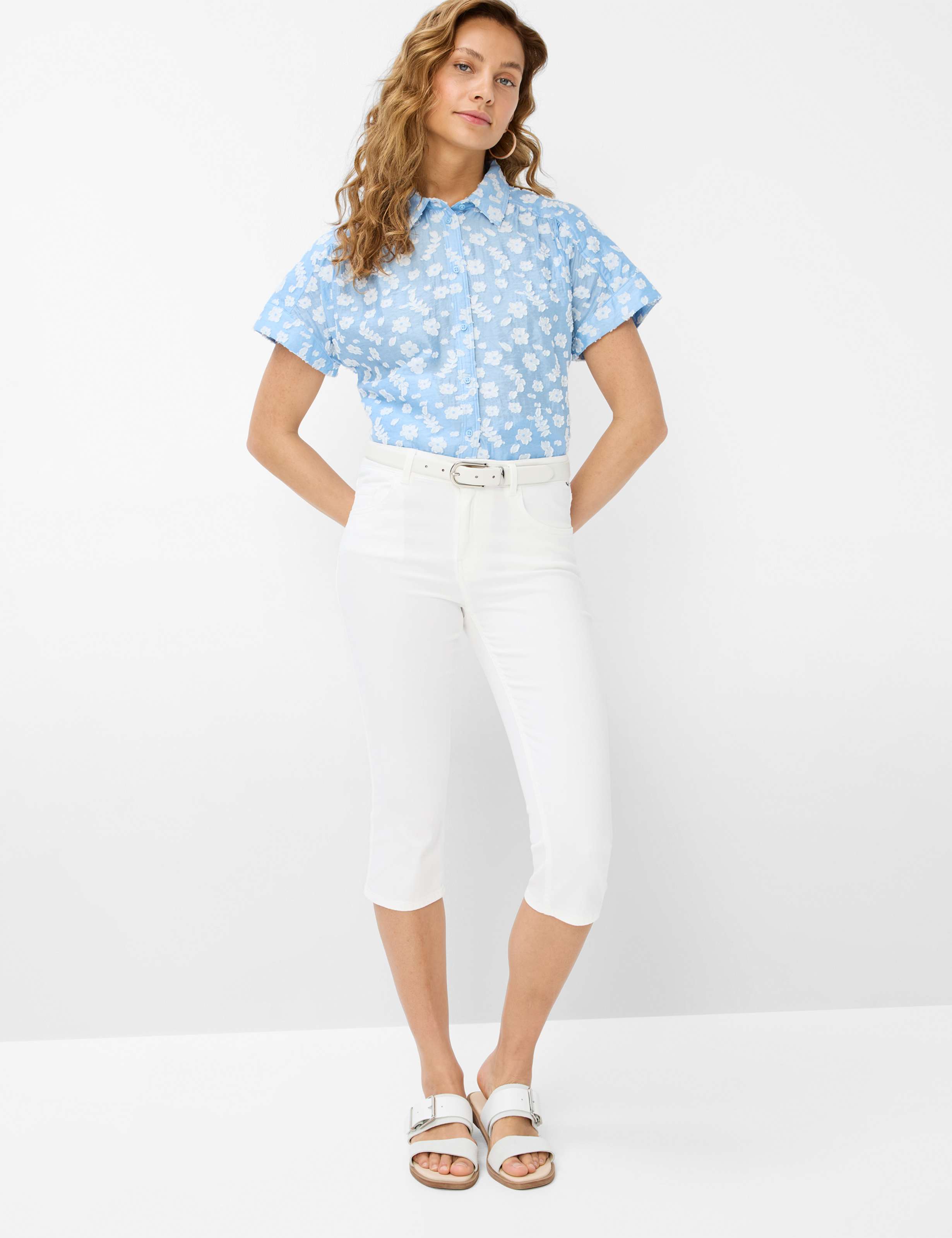 Women Style SHAKIRA C Denim White Slim Fit Model Outfit