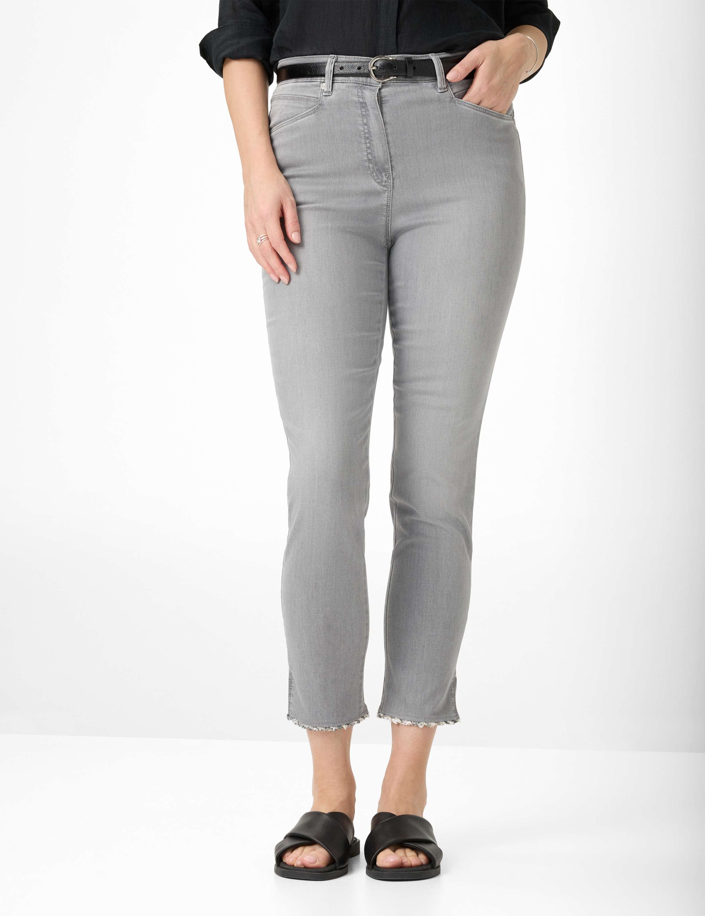 Thumbnail - Raphaela by Brax Damen Hose Style LUCA 6/8 LIGHT GREY SLIGHTLY USED, denim grau, Gr. 44K