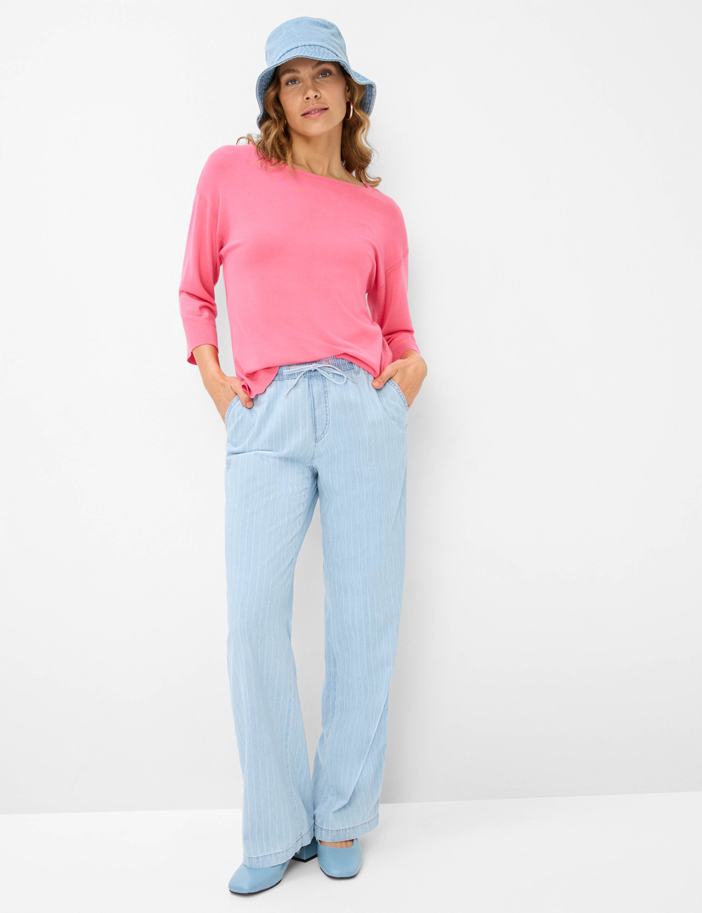 Damen Style LIZ Pink  Model Outfit