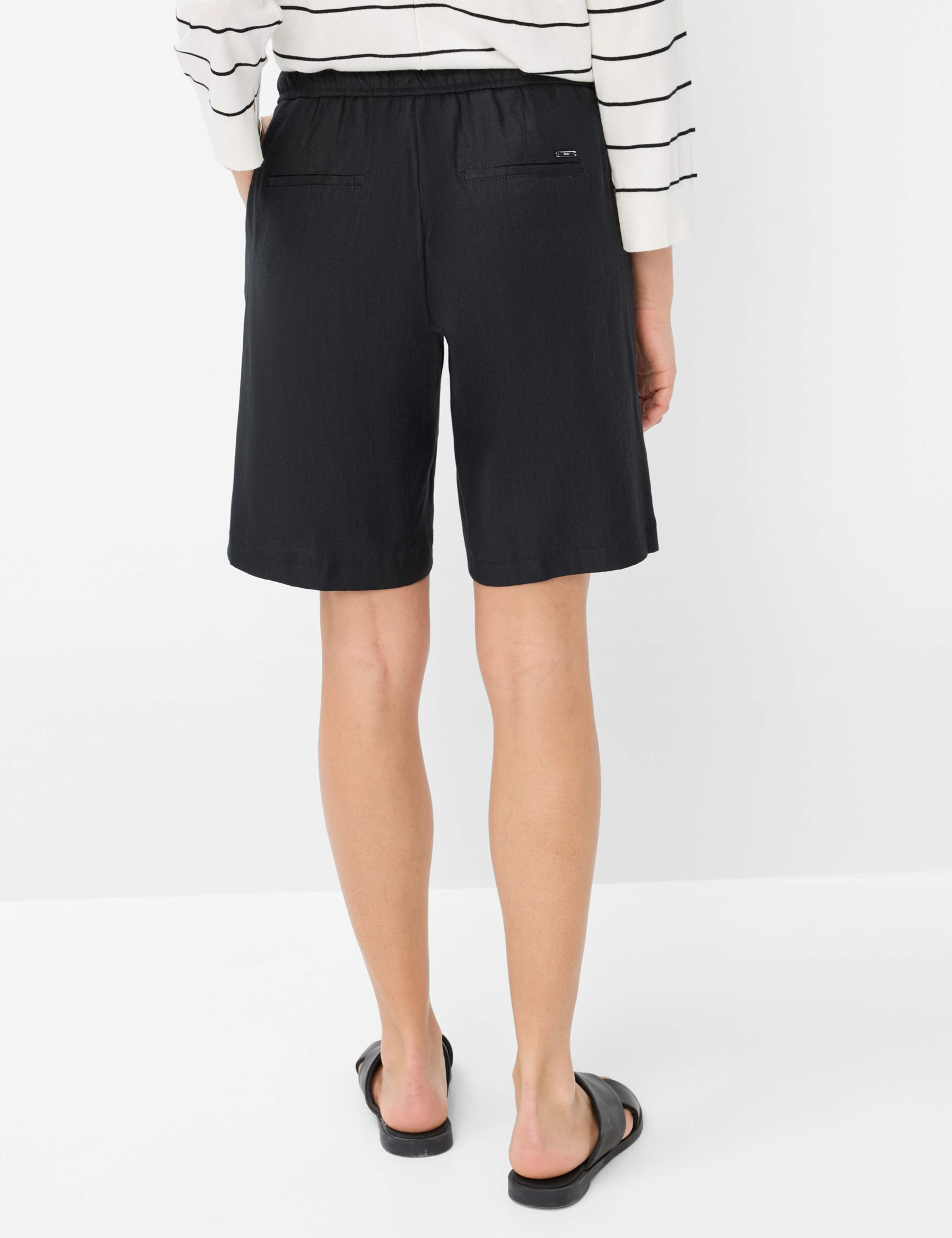 Women Style MEL B Black Relaxed Fit Model back