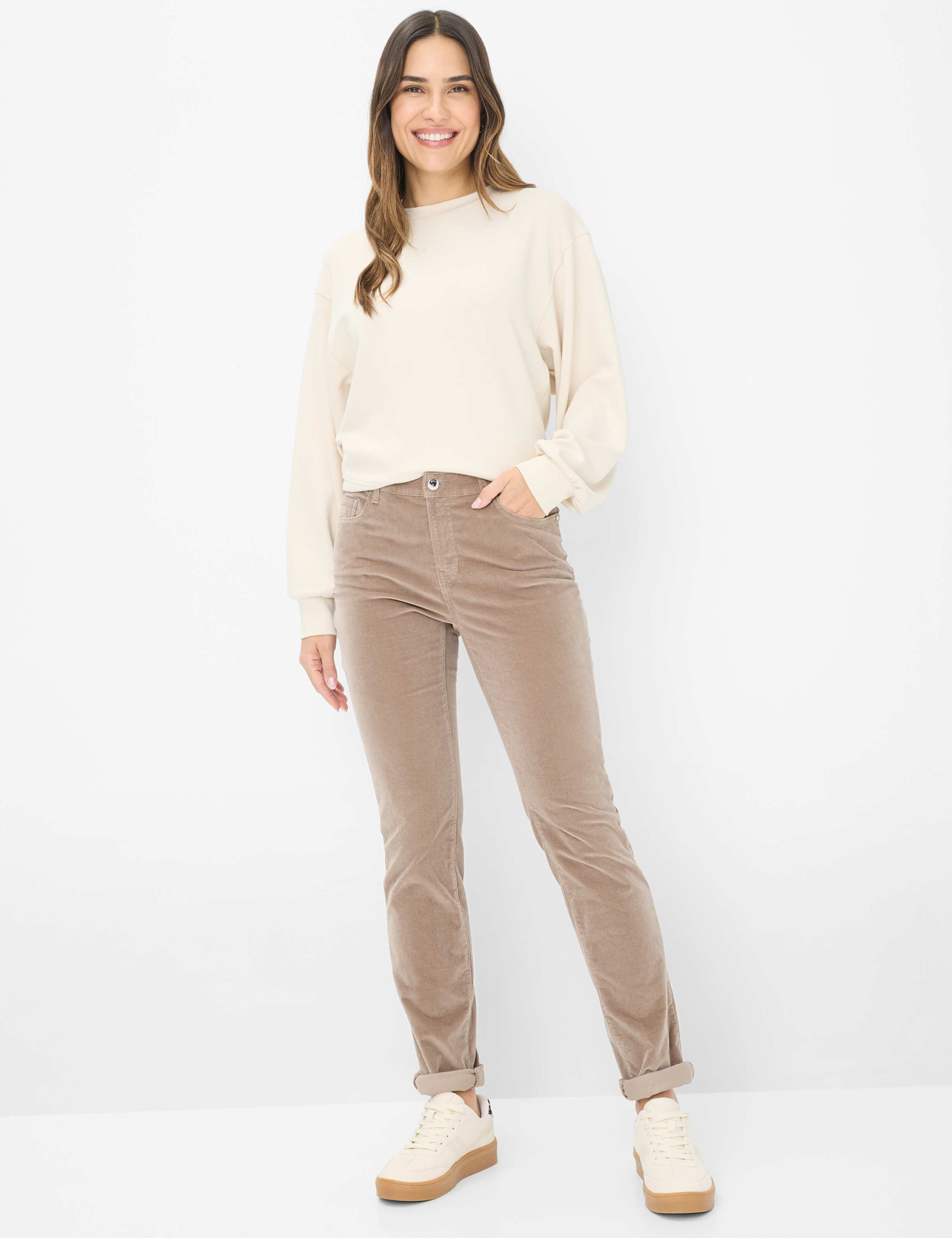 Damen Style MARY Hellbraun Regular Fit Model Outfit