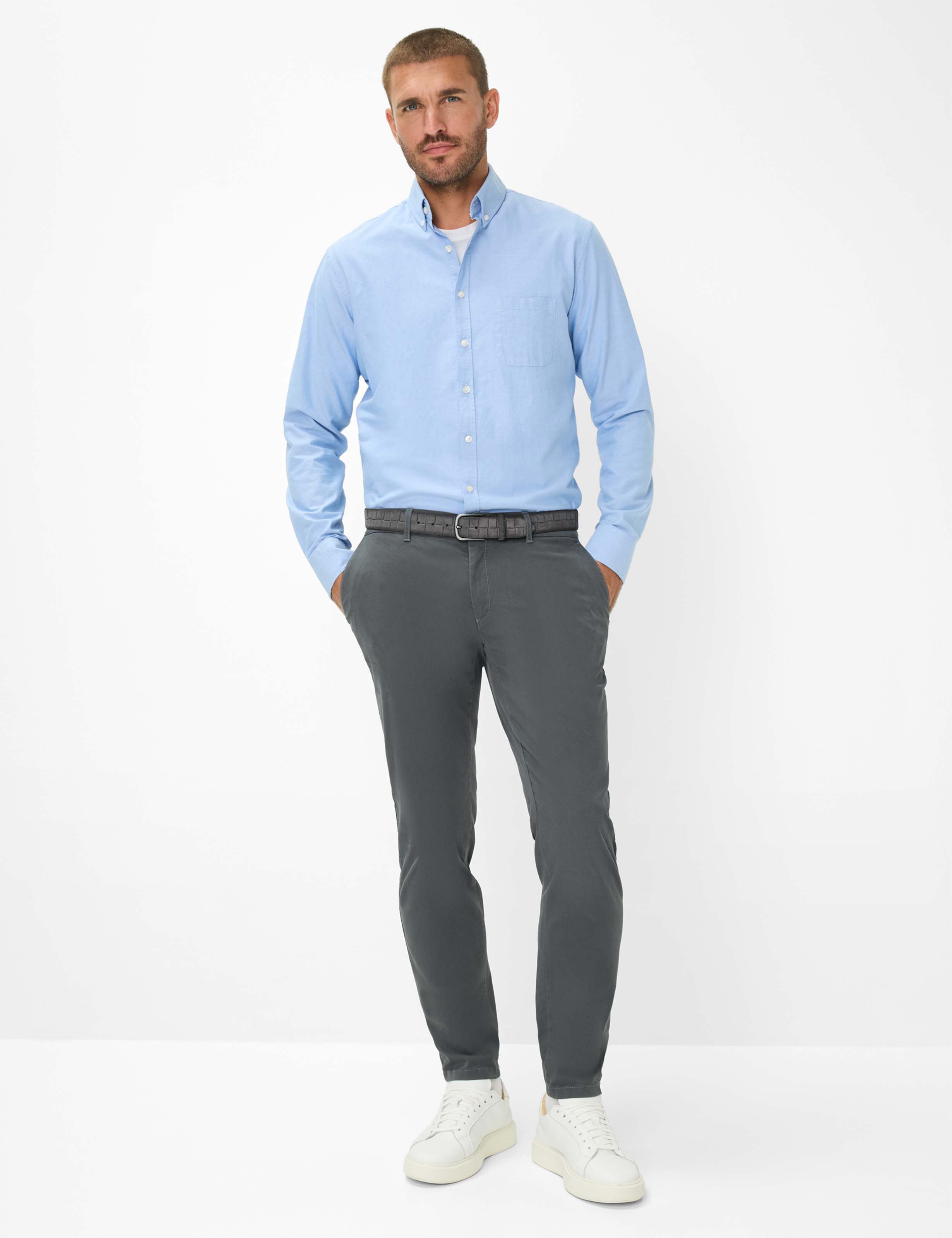 Men Style PHIL Medium Gray Relaxed Fit Model Outfit
