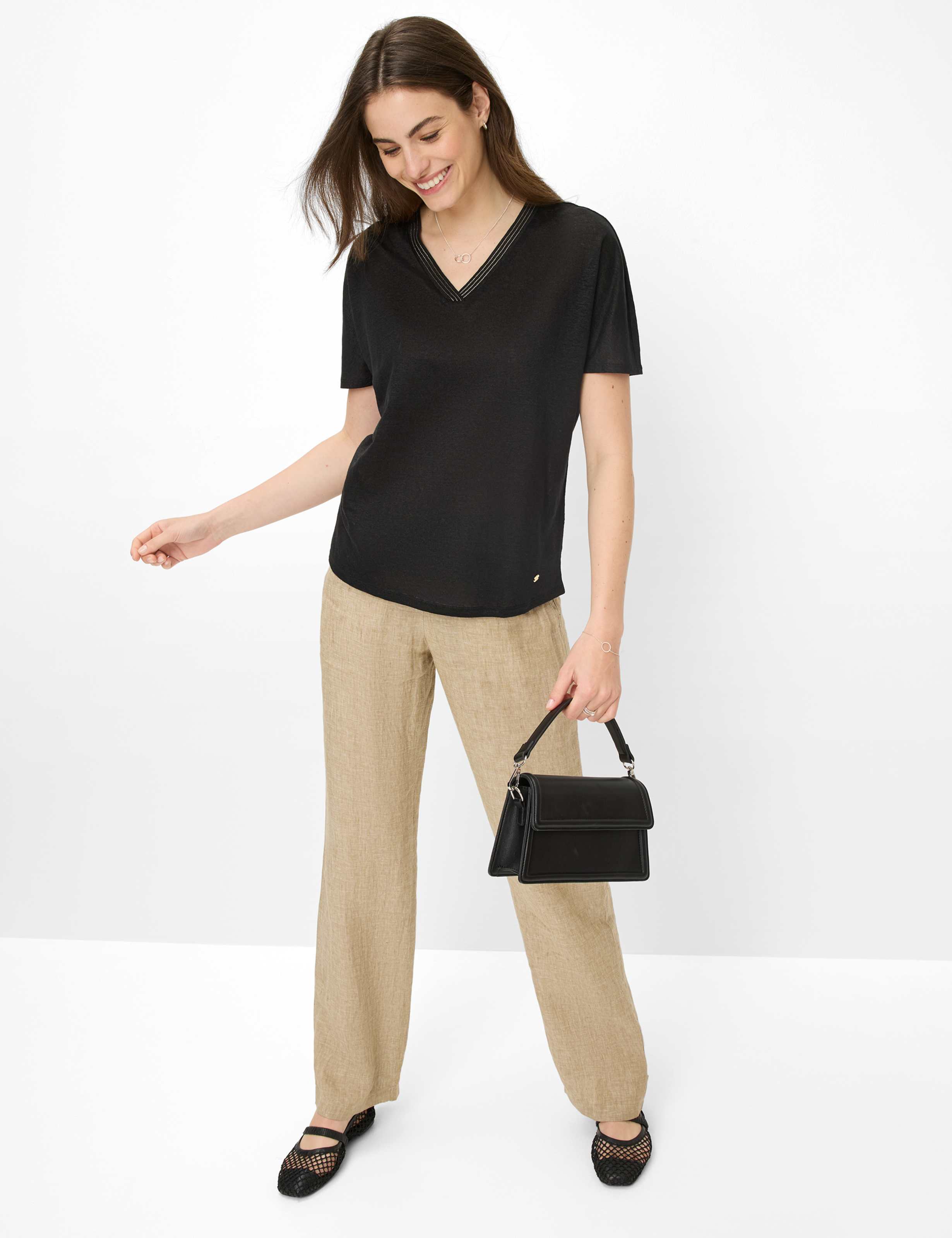 Damen Style CAELEN Schwarz  Model Outfit
