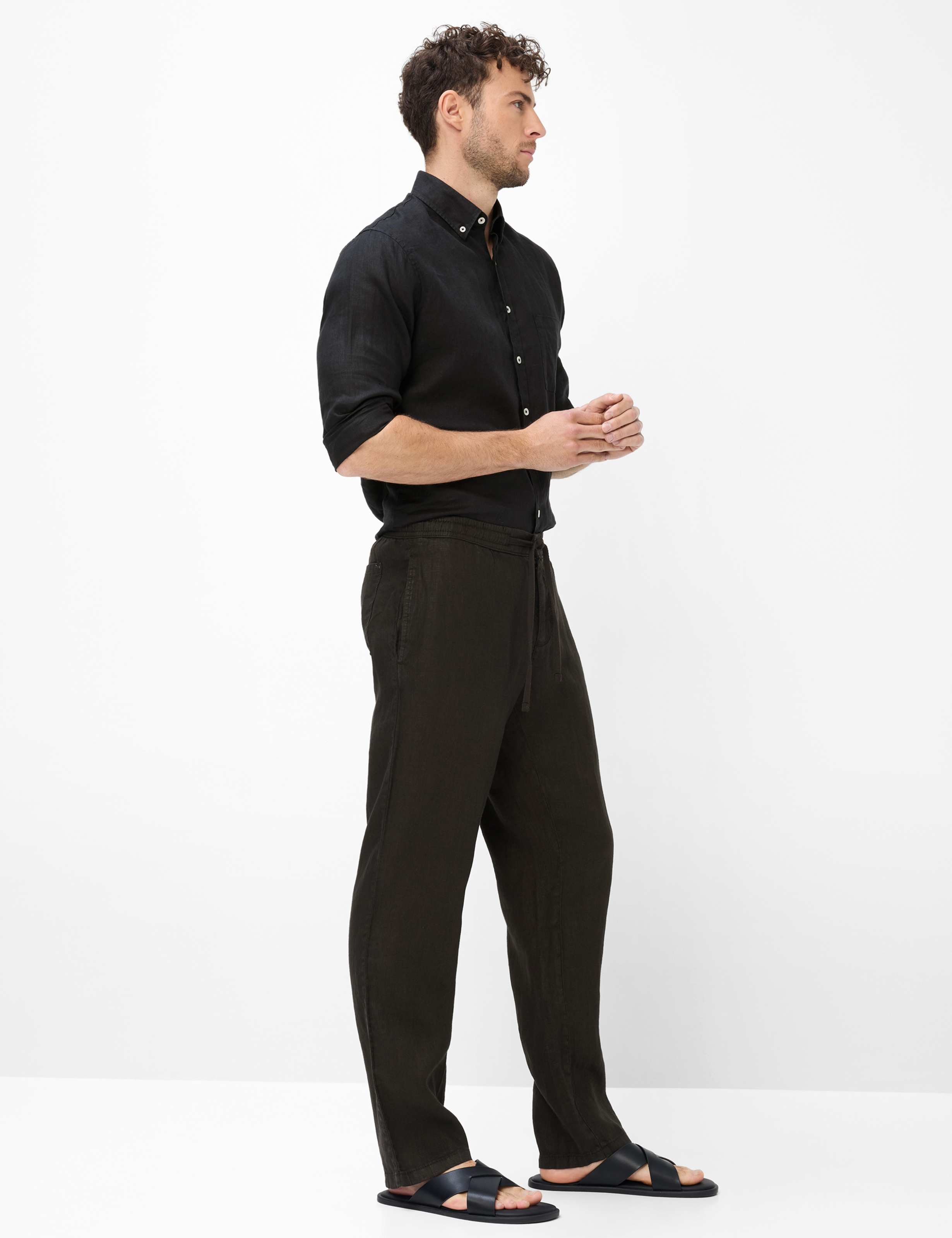 Herren Style ELIAS Schwarz Relaxed Fit Model Outfit