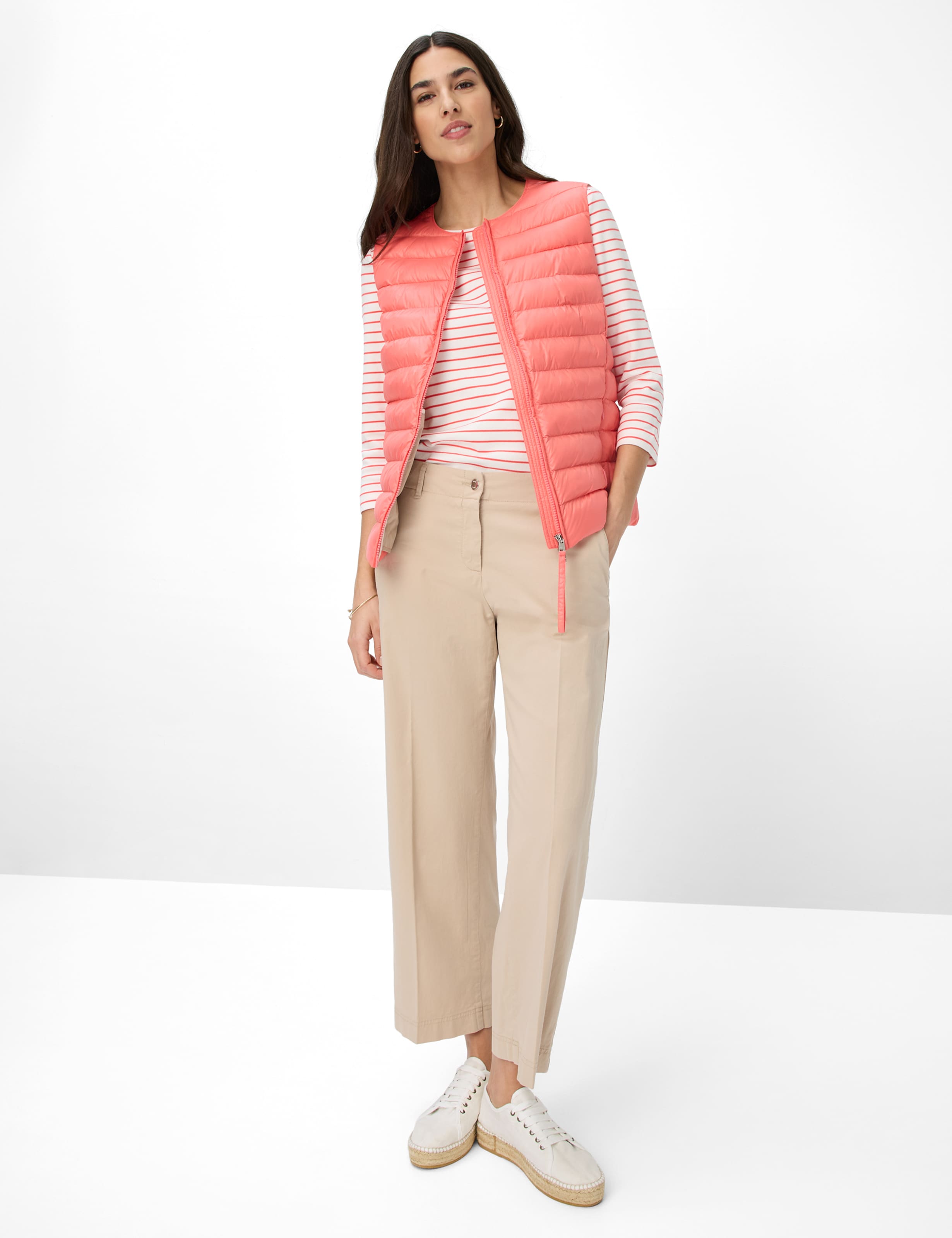 Women Style MUNICH Light Red  Model Outfit