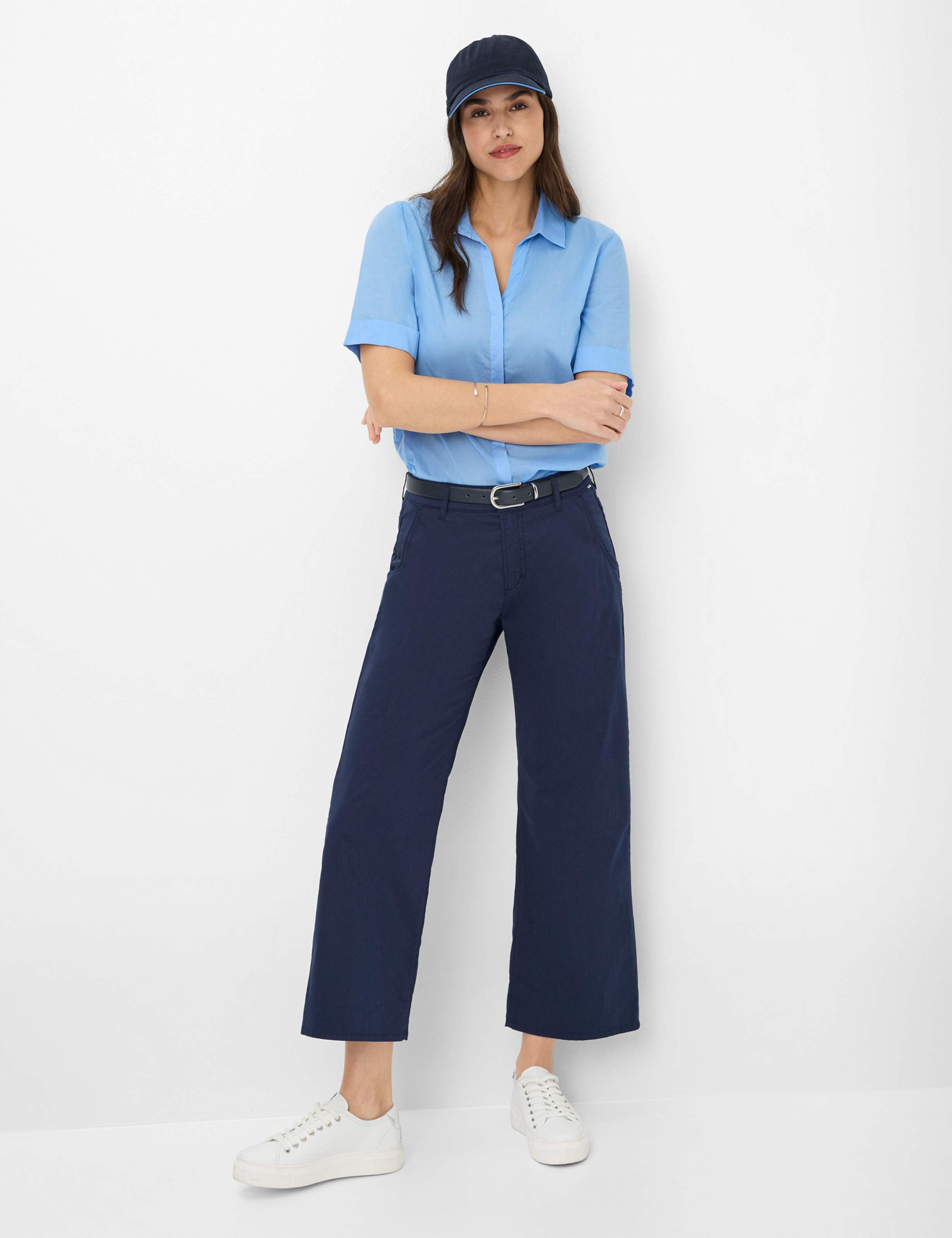 Damen Style MAINE S Dunkelblau Wide Leg Model Outfit