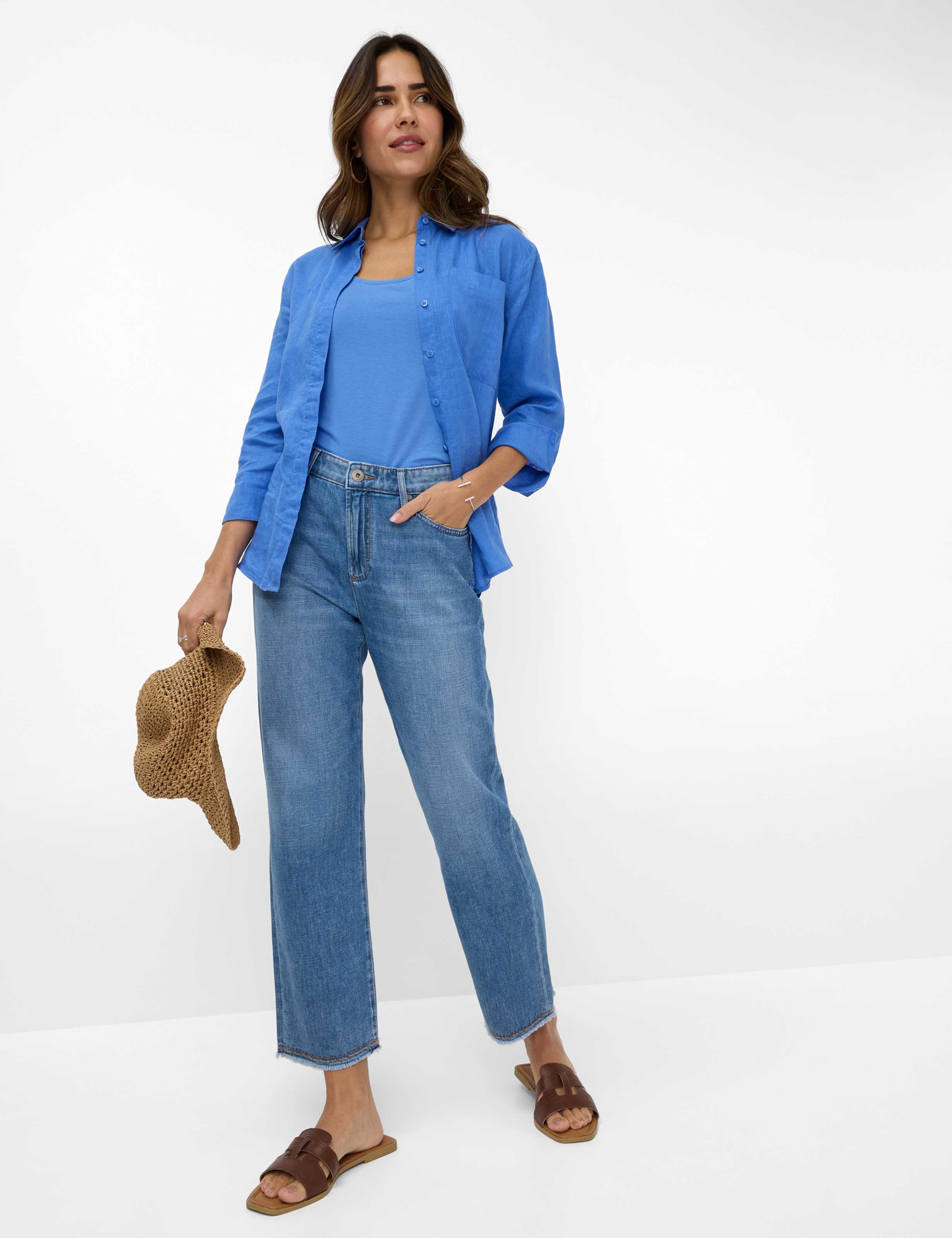 Damen Style MADISON S Denim Hellblau Straight Fit Model Outfit
