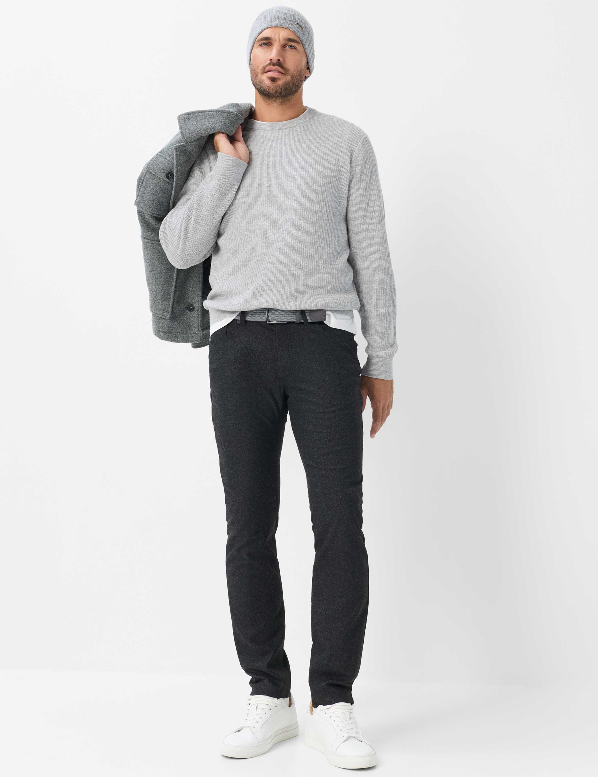 Men Style CHUCK Dark Gray Modern Fit Model Outfit
