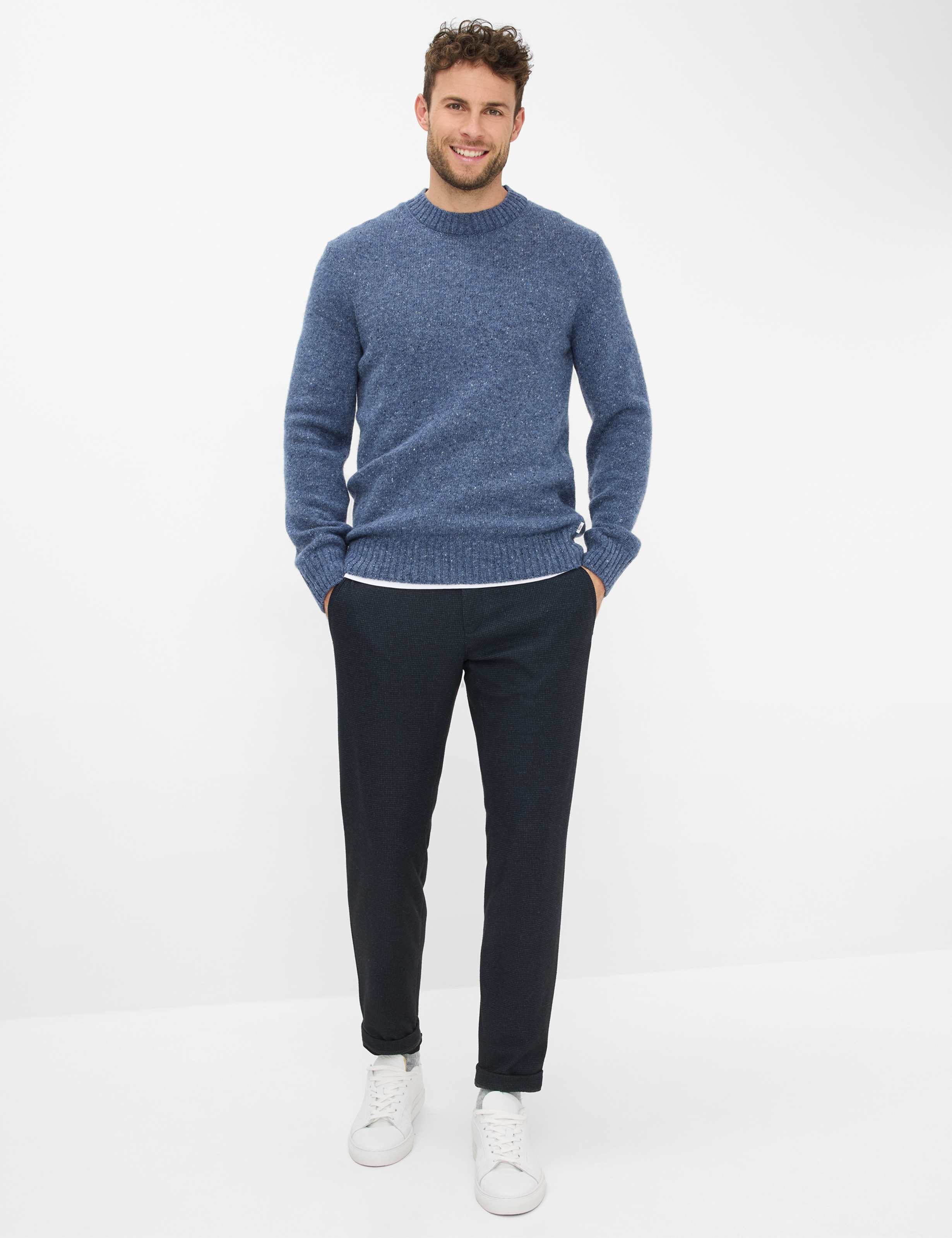 Herren Style PHIL Dunkelblau Relaxed Fit Model Outfit