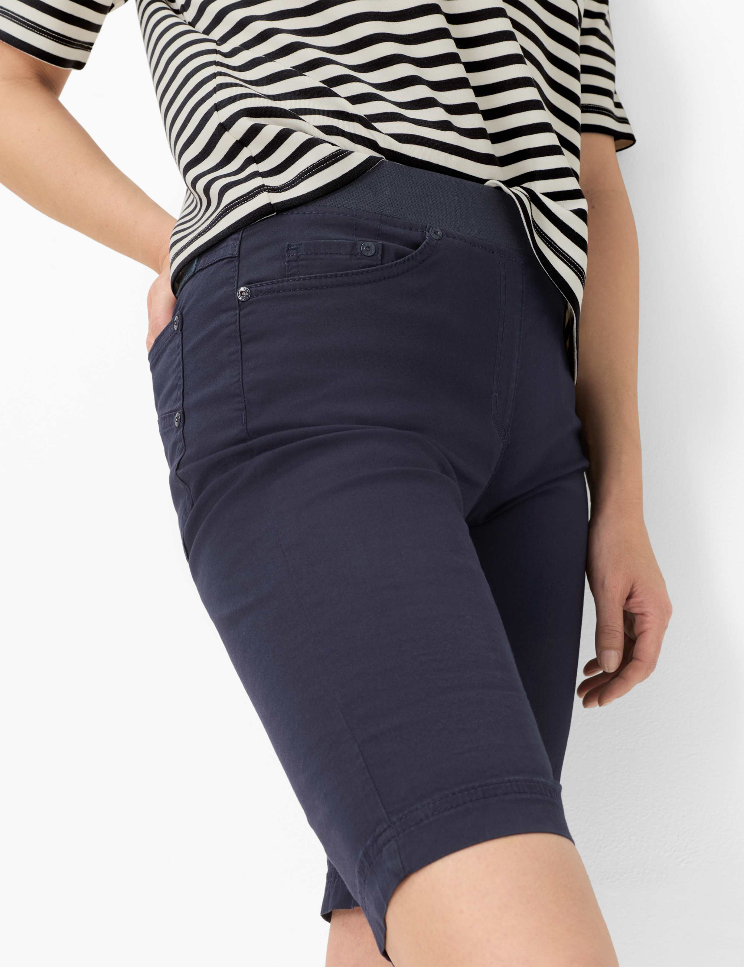 Femme Style PAMINA BERMUDA Bleu Foncé Slim Fit Détail 1