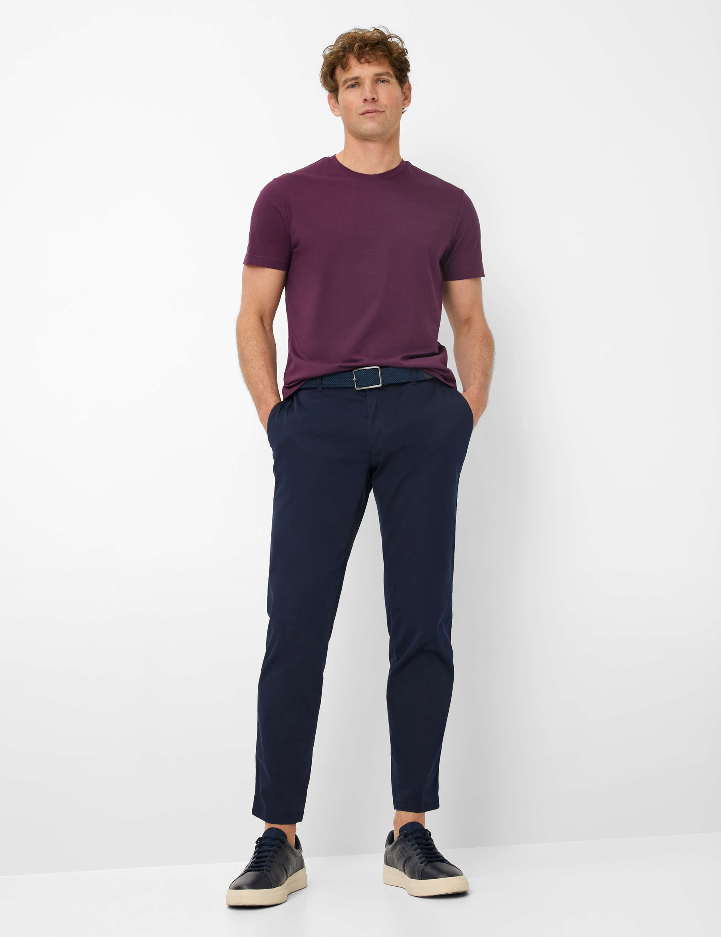 Herren Style TED Dunkles Lila  Model Outfit