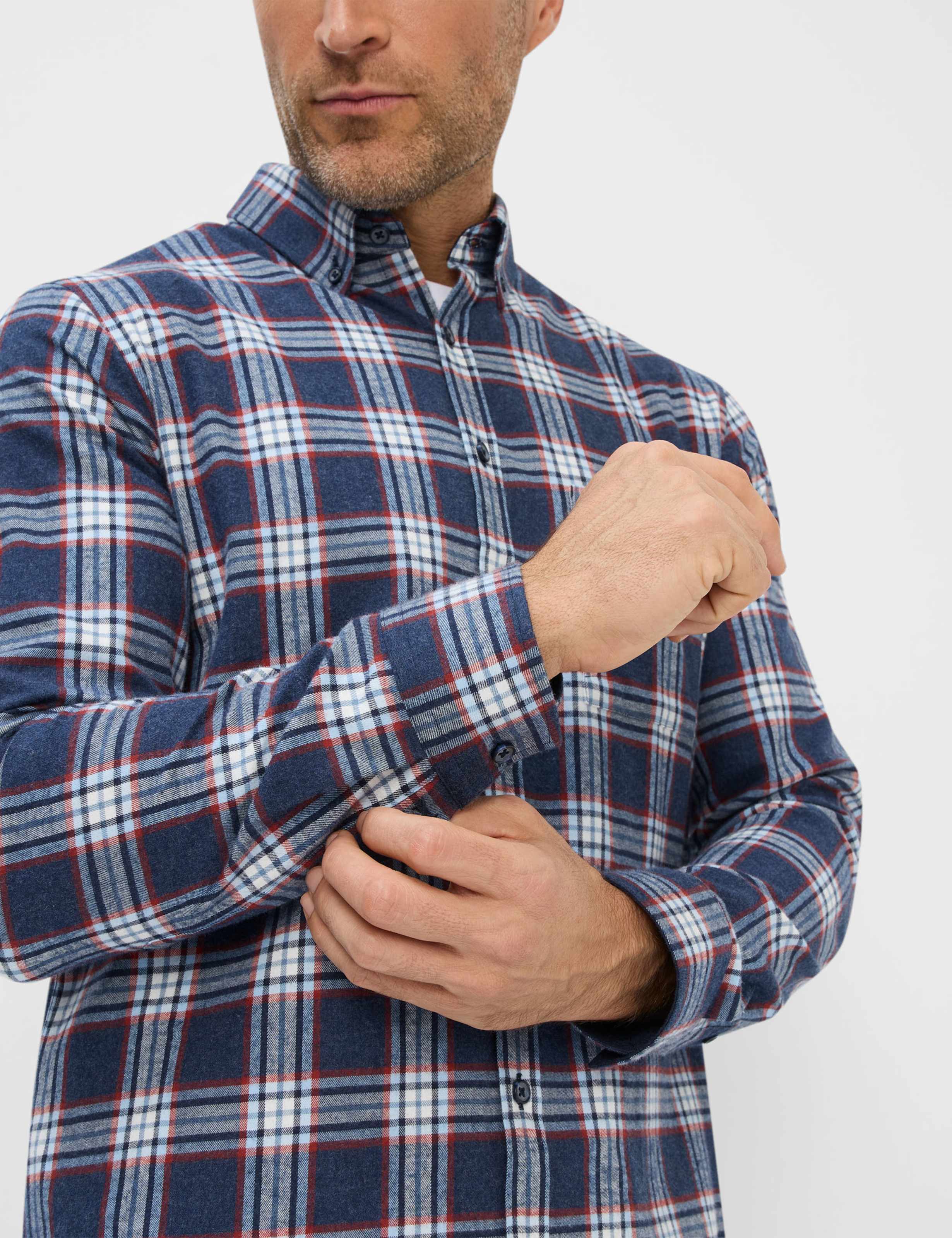 Men's fashion Shirts Style DANIEL Red ➜ - buy now at Brax! Men's fashion Shirts Style DANIEL Red ➜ - buy now at Brax!