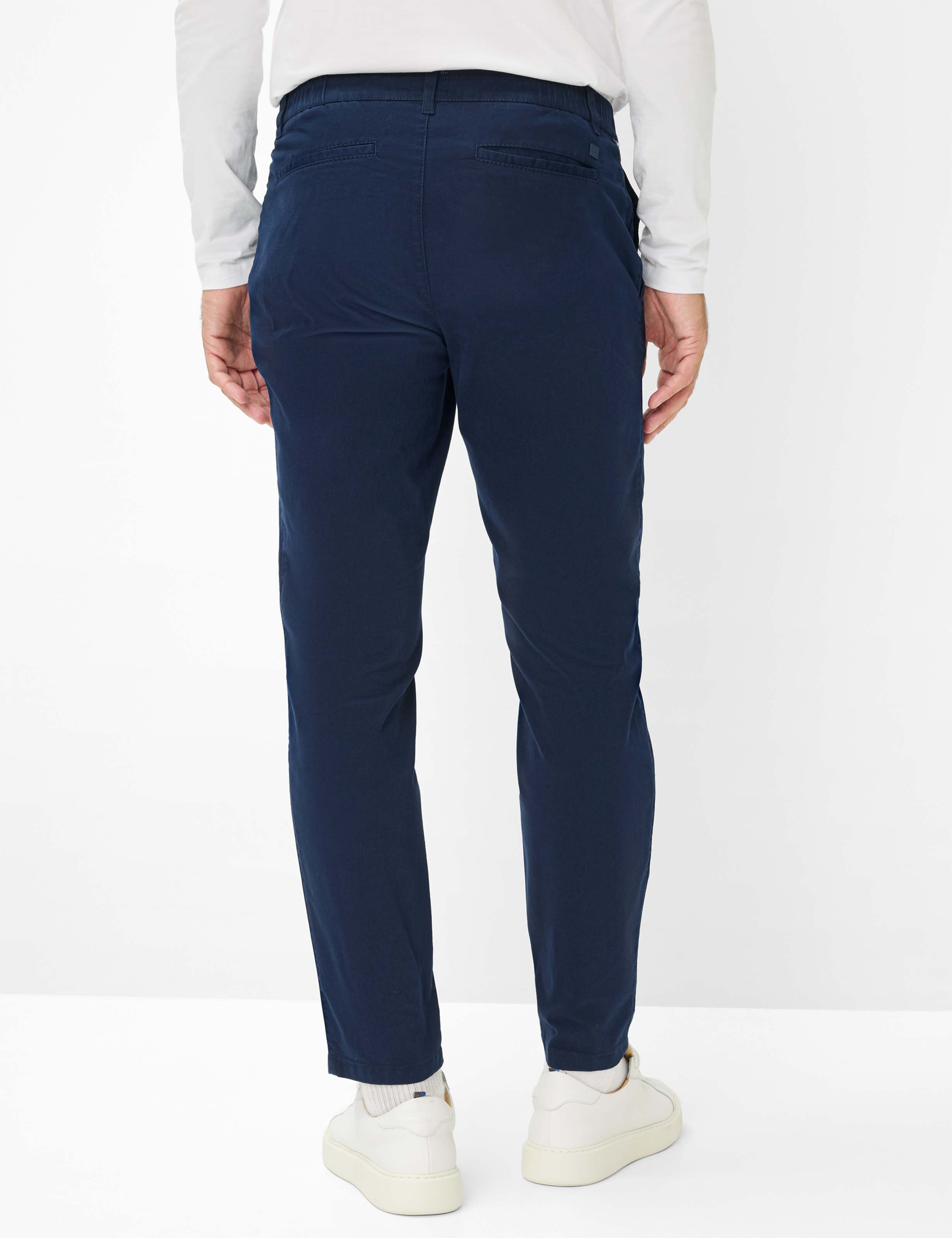 Herren Style PHIL Dunkelblau Relaxed Fit Model Rueck