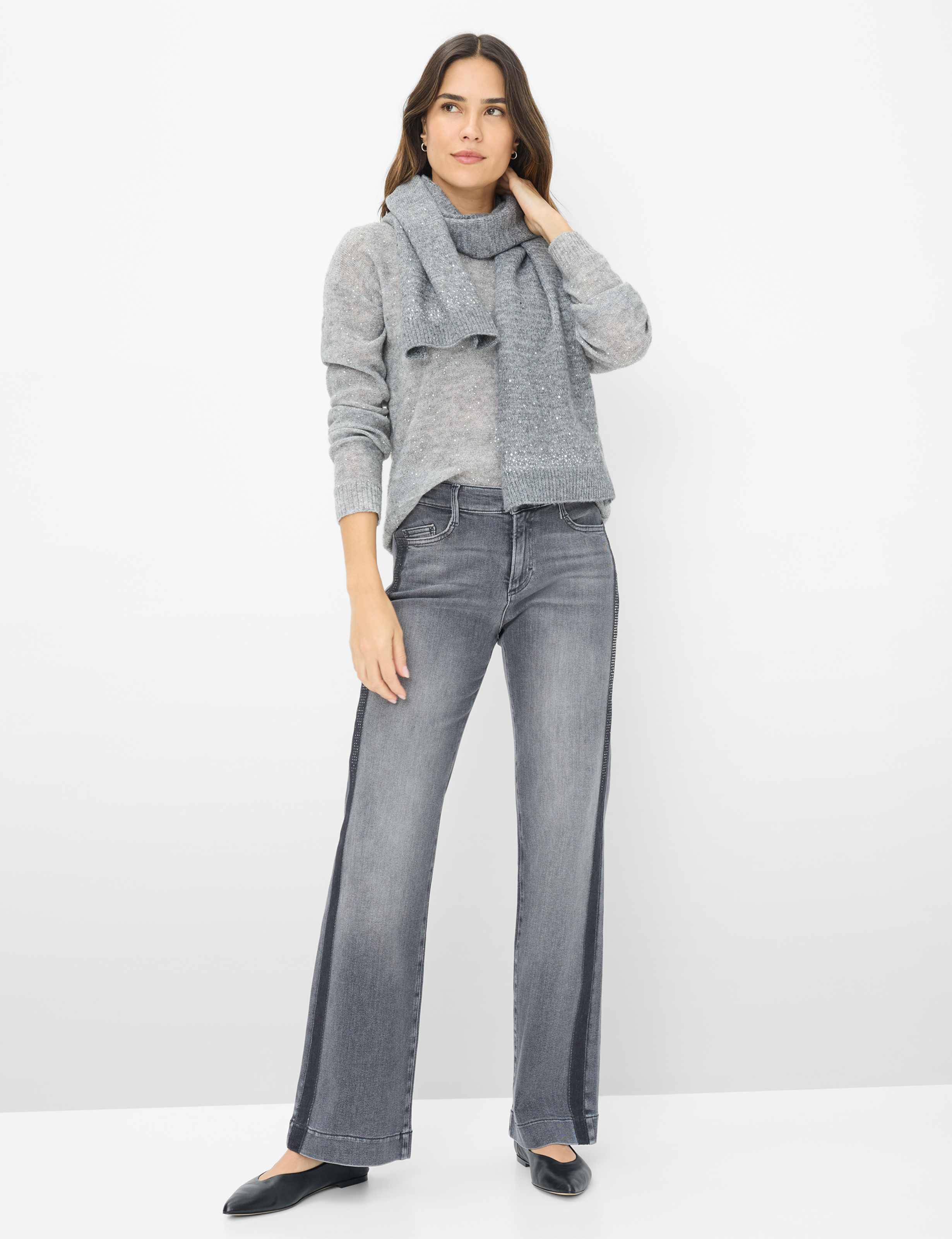Damen Style MAINE Denim Hellgrau Wide Leg Model Outfit