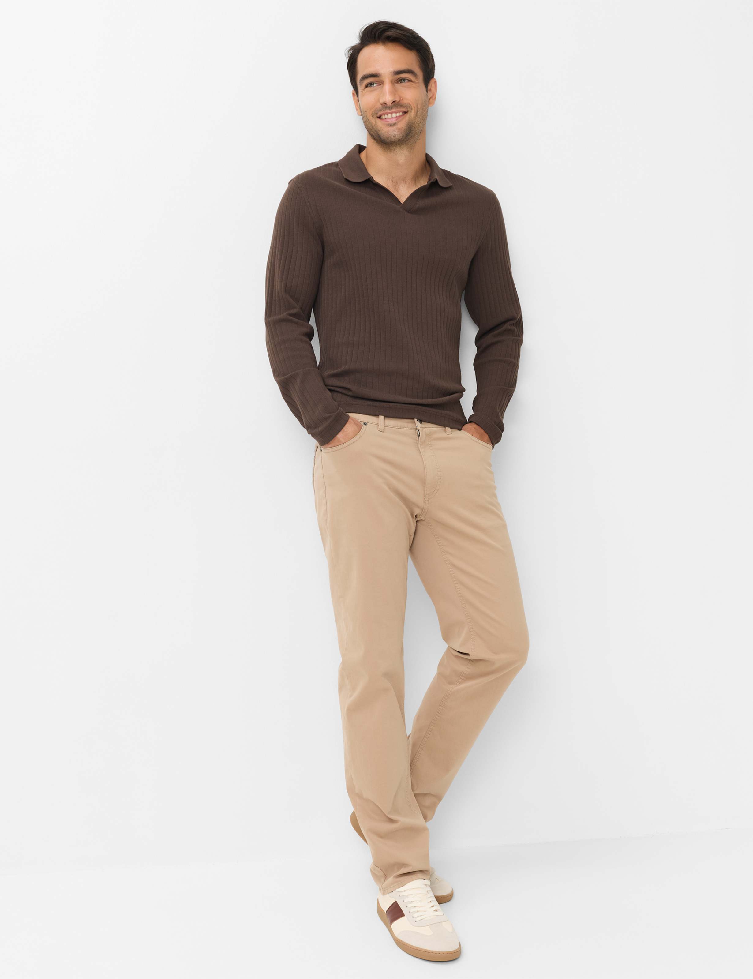 Homme Style COOPER Beige Regular Fit Tenue du mannequin