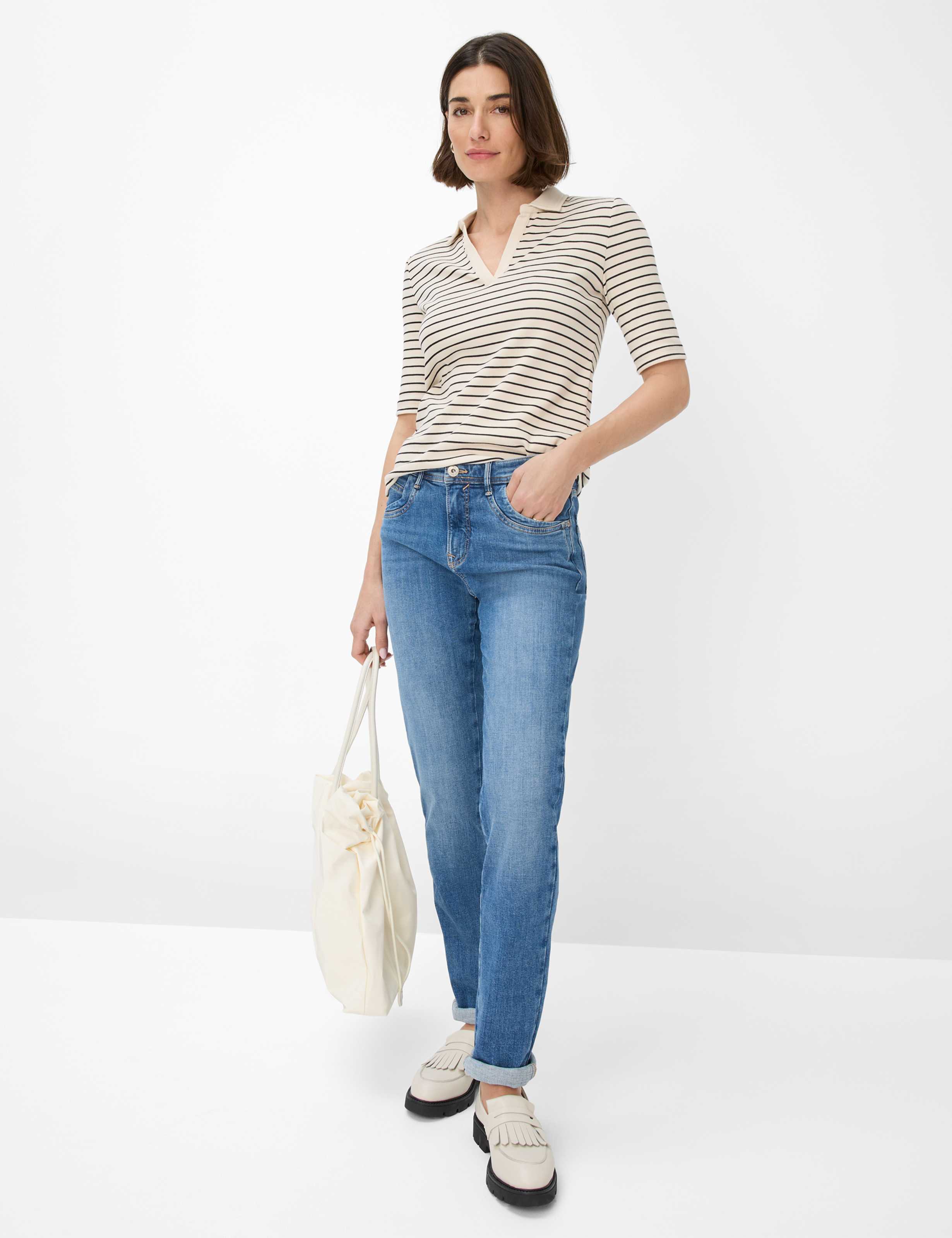 Femme Style MARY Denim Bleu Regular Fit Tenue du mannequin