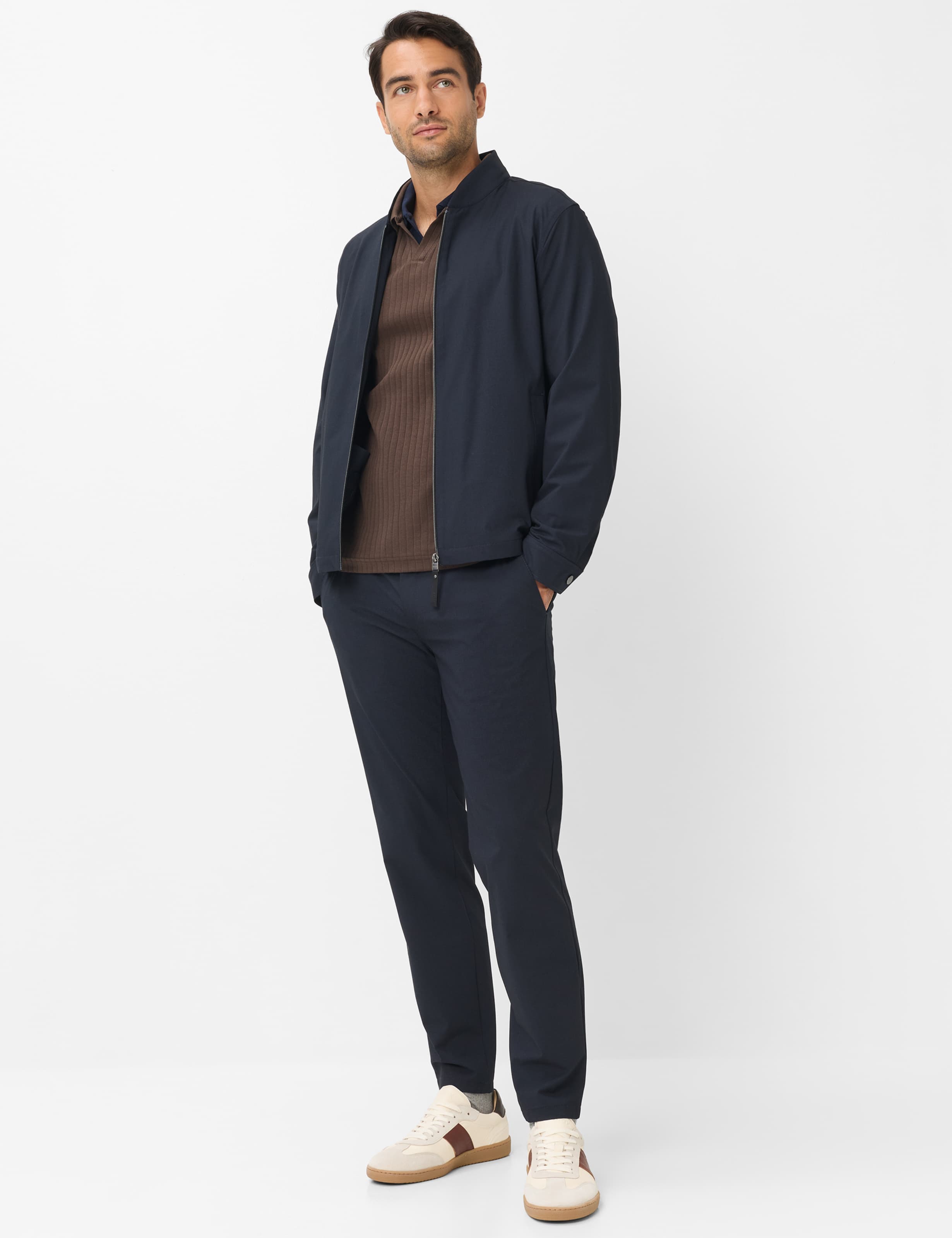 Herren Style JAMIE Dunkelblau  Model Outfit