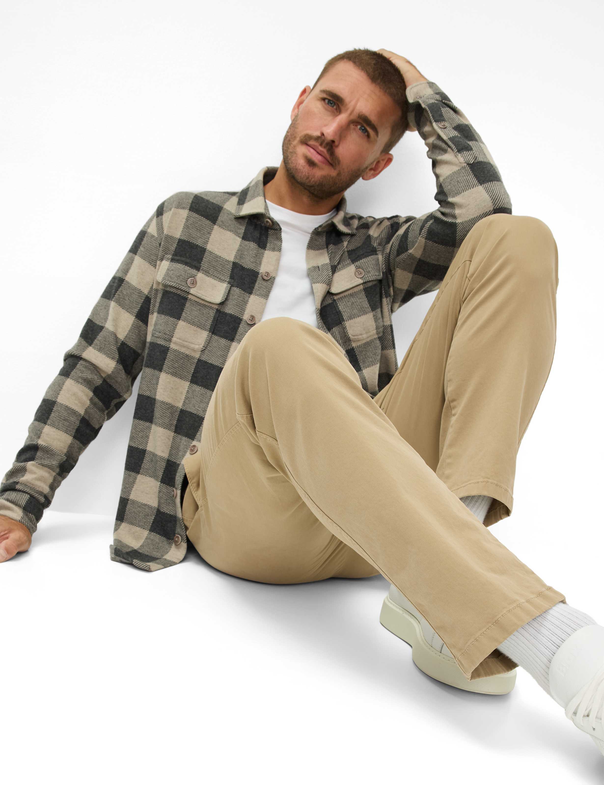 Men Style EVANS Beige Regular Fit Detail 1