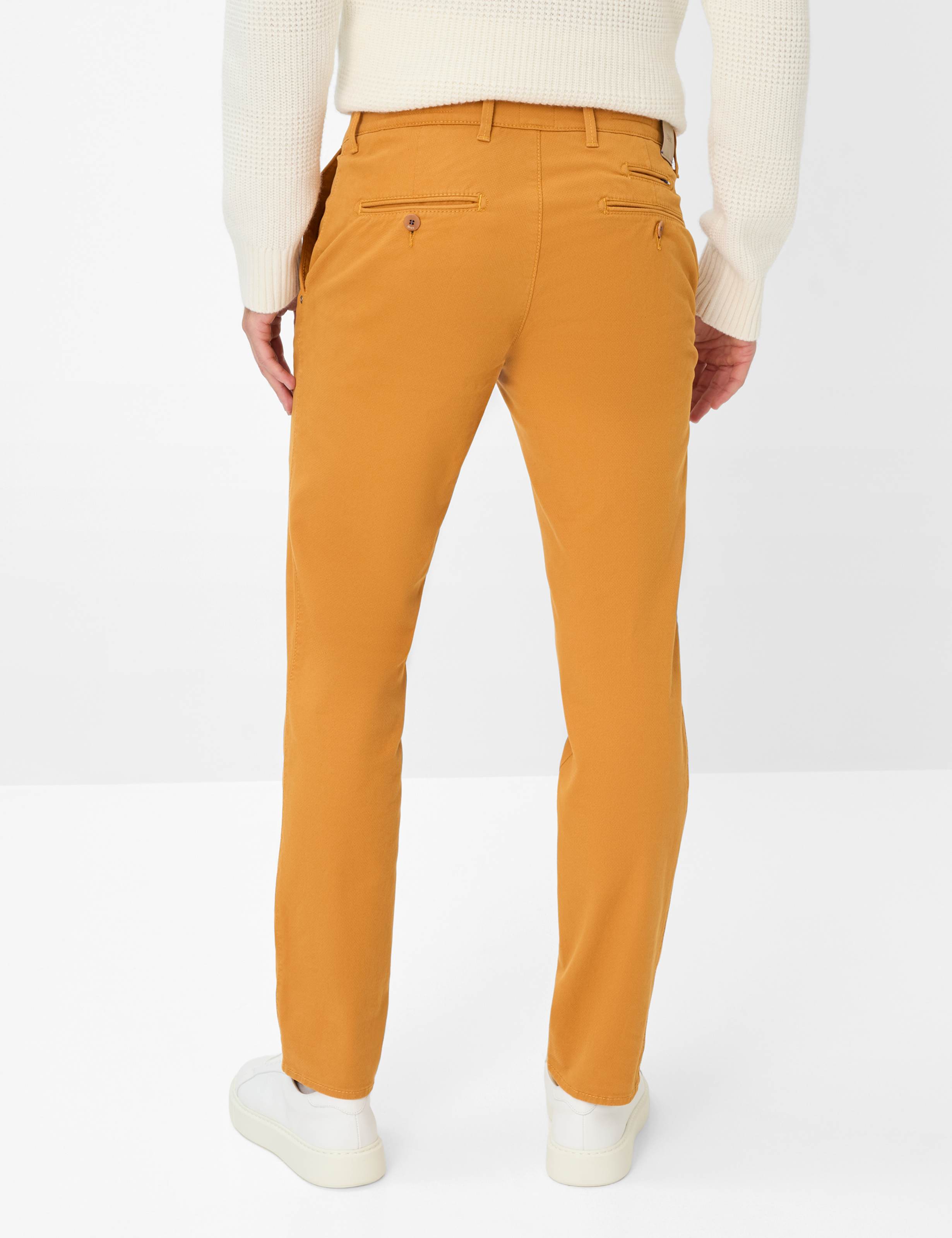 Herren Style FABIO IN Dunkelorange Modern Fit Model Rueck