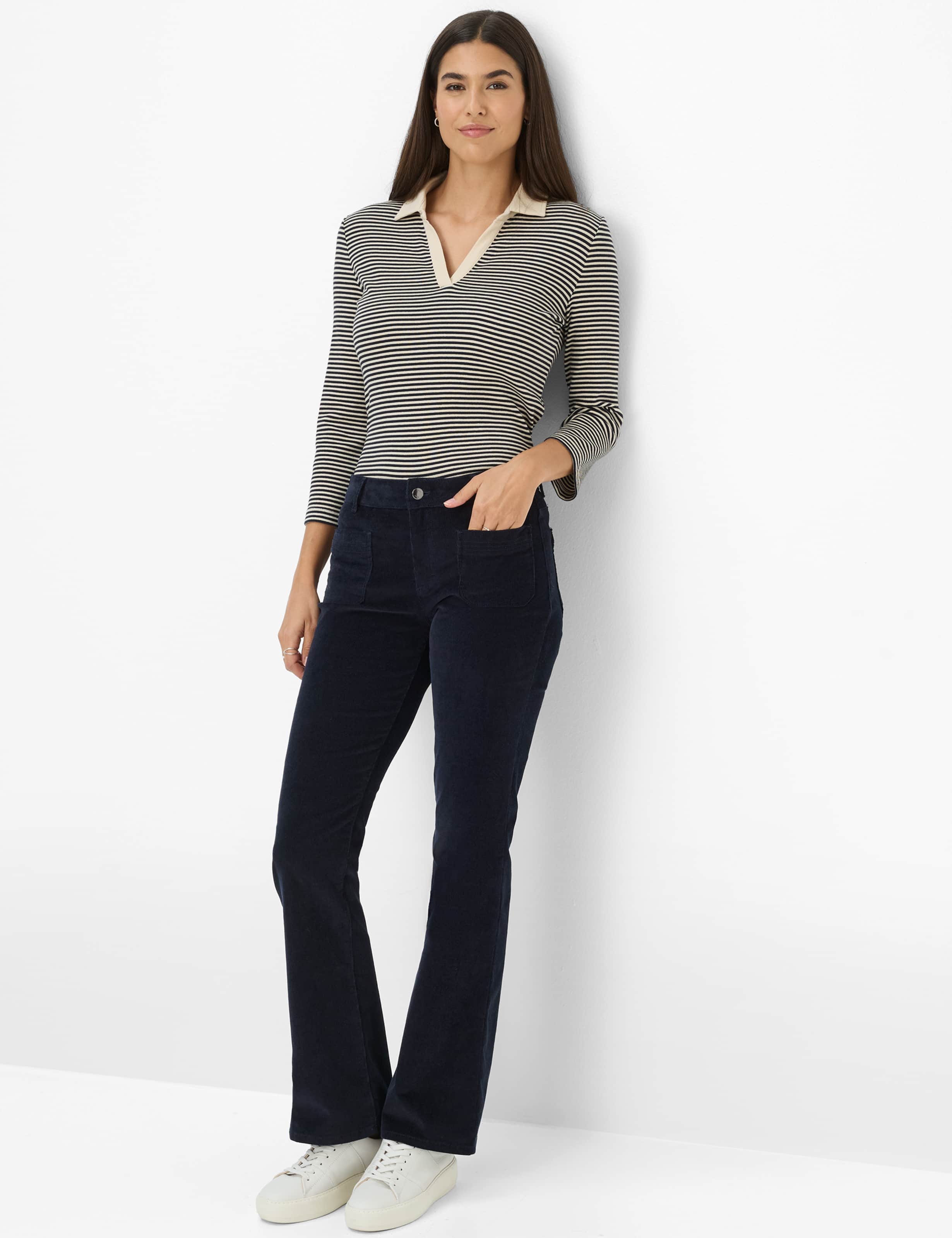 Damen Style SHAKIRA Dunkelblau Slim Fit Model Outfit