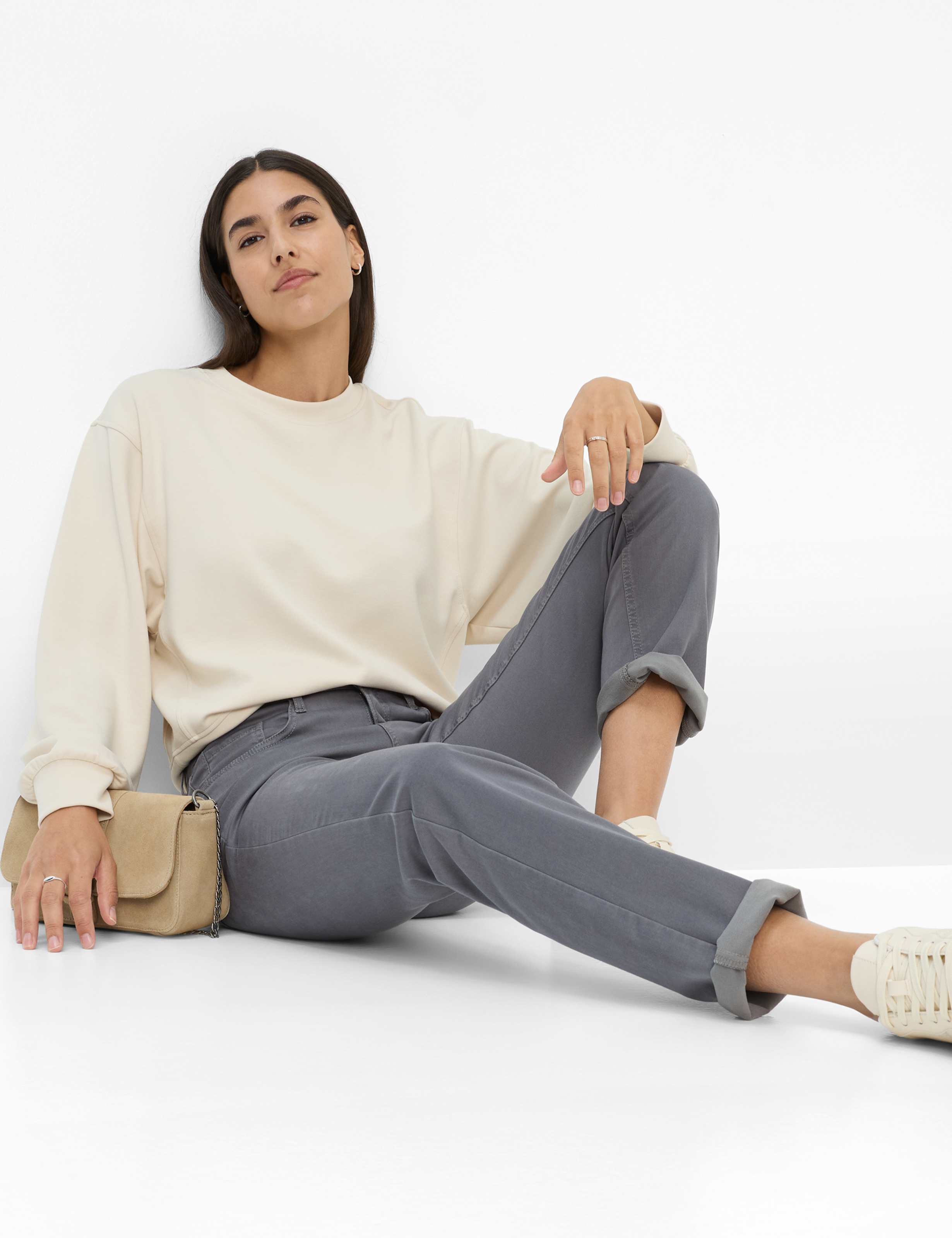 Damen Style MARY Grau Regular Fit Detail 1