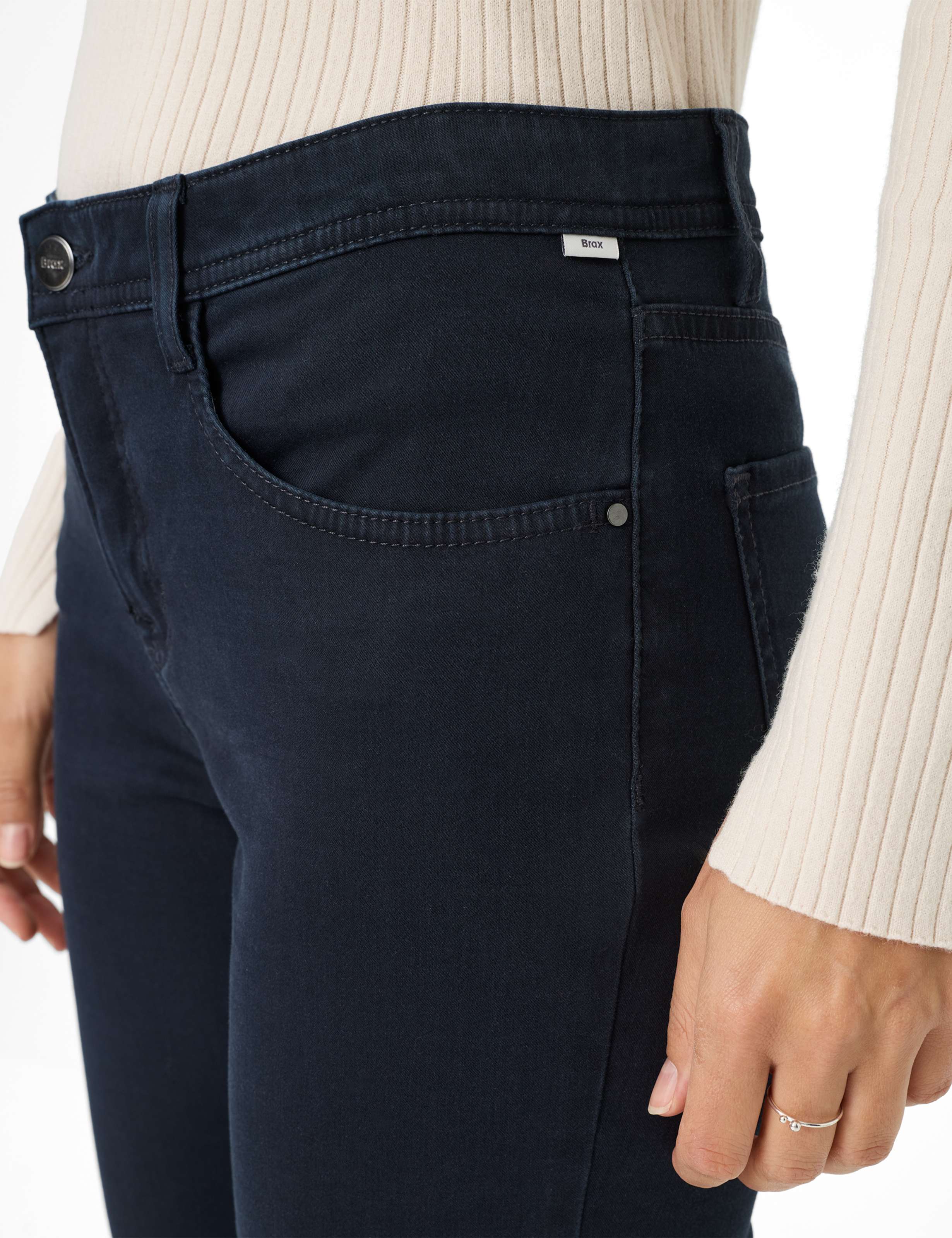 Women Style CAROLA Dark Blue Feminine Fit Detail 2