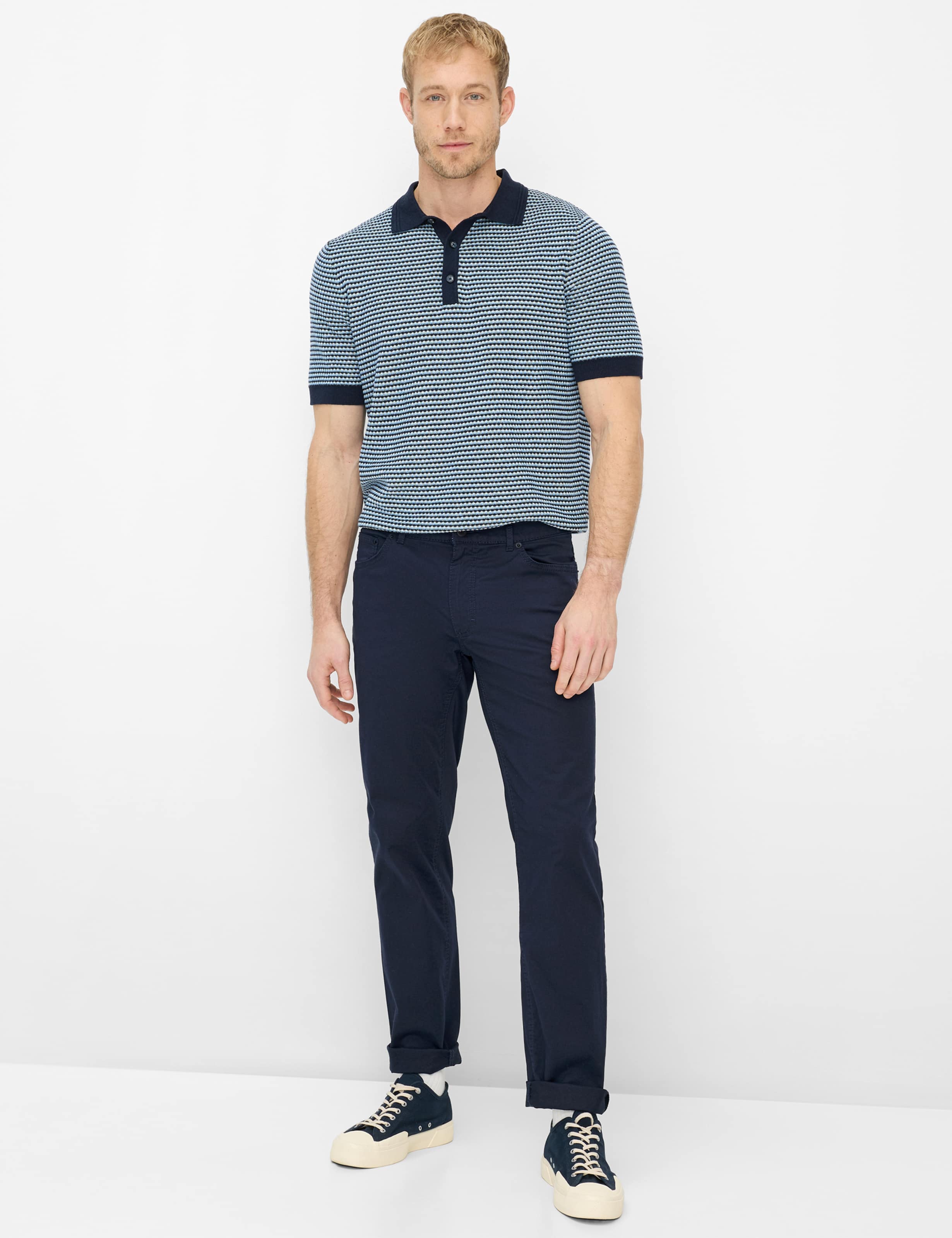 Herren Style COOPER Dunkelblau Regular Fit Model Outfit