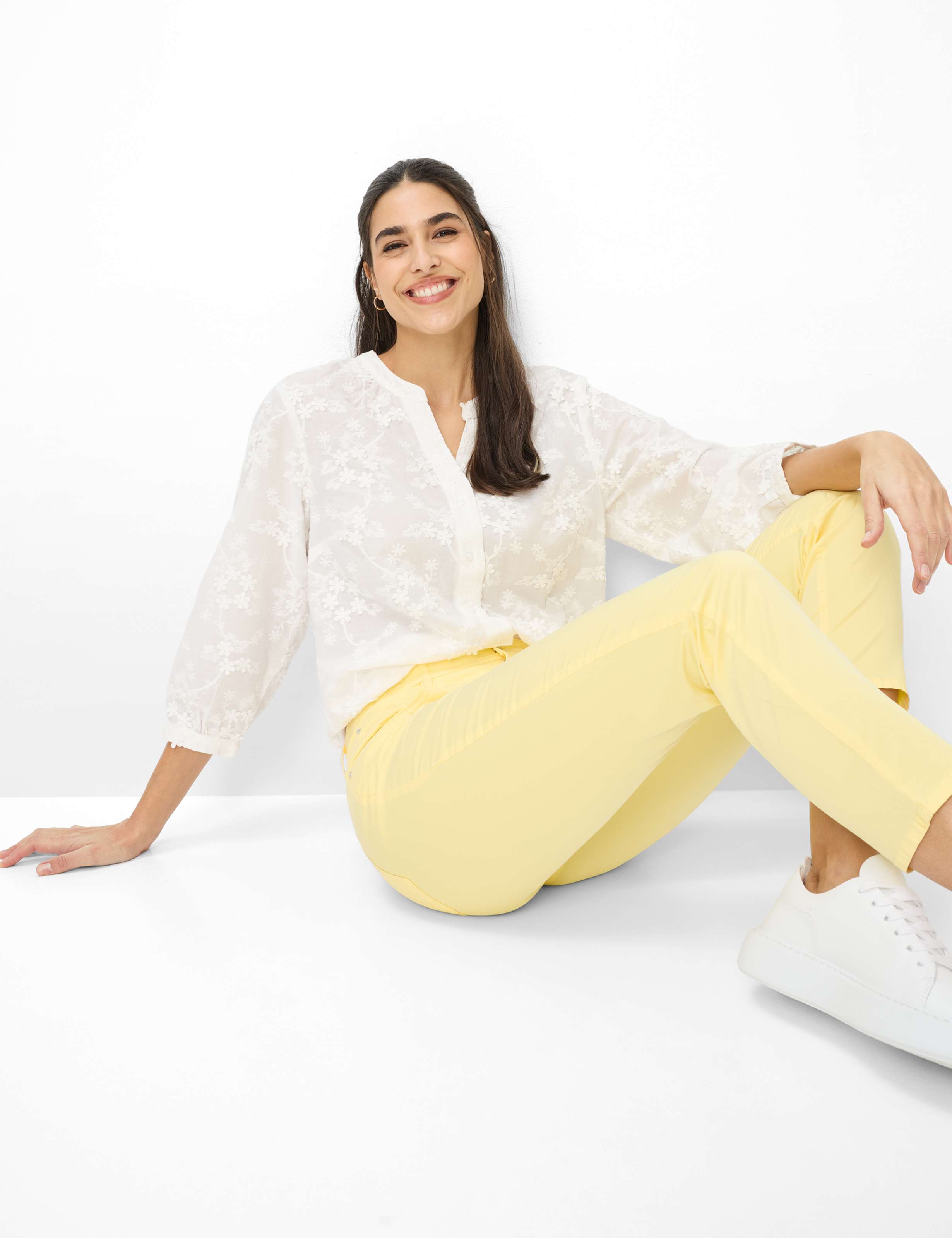 Damen Style CAROLA S Hellgelb Feminine Fit Detail 1