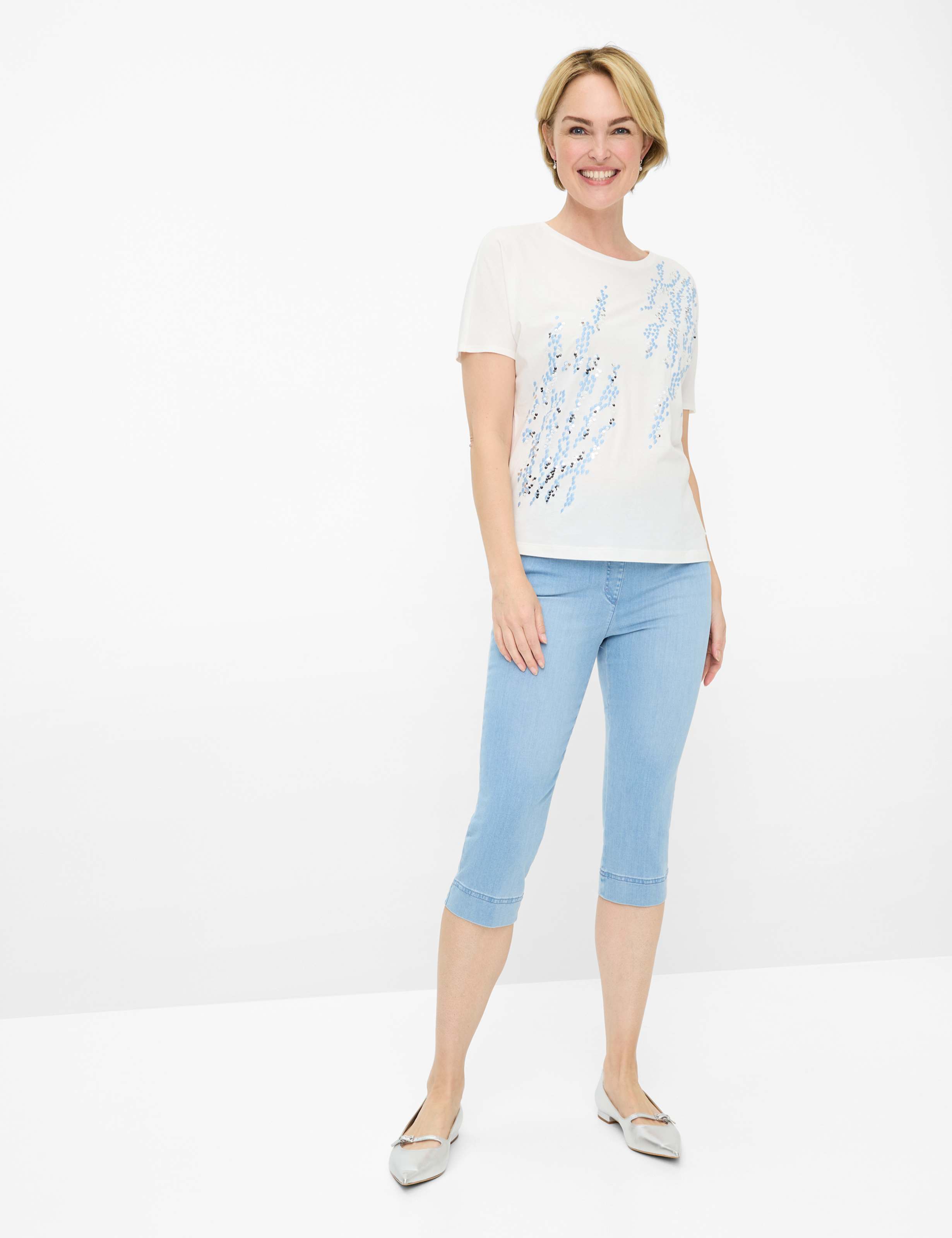 Damen Style PAMINA CAPRI Denim Hellblau Slim Fit Model Outfit